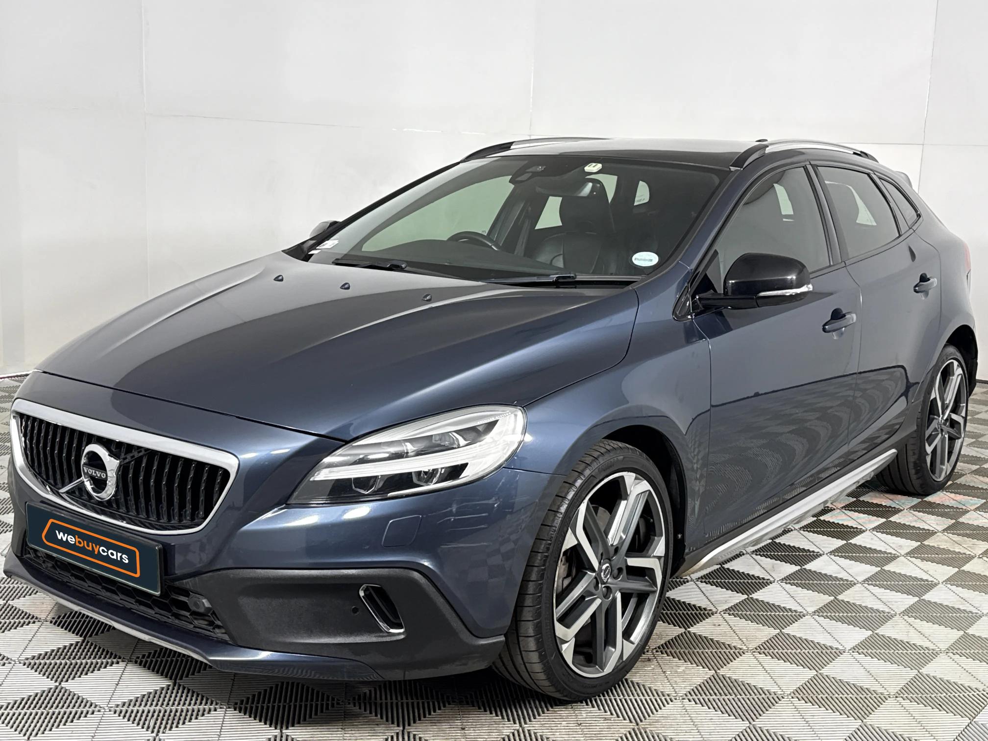 Used 2018 Volvo V40 Cross Country D3 Momentum