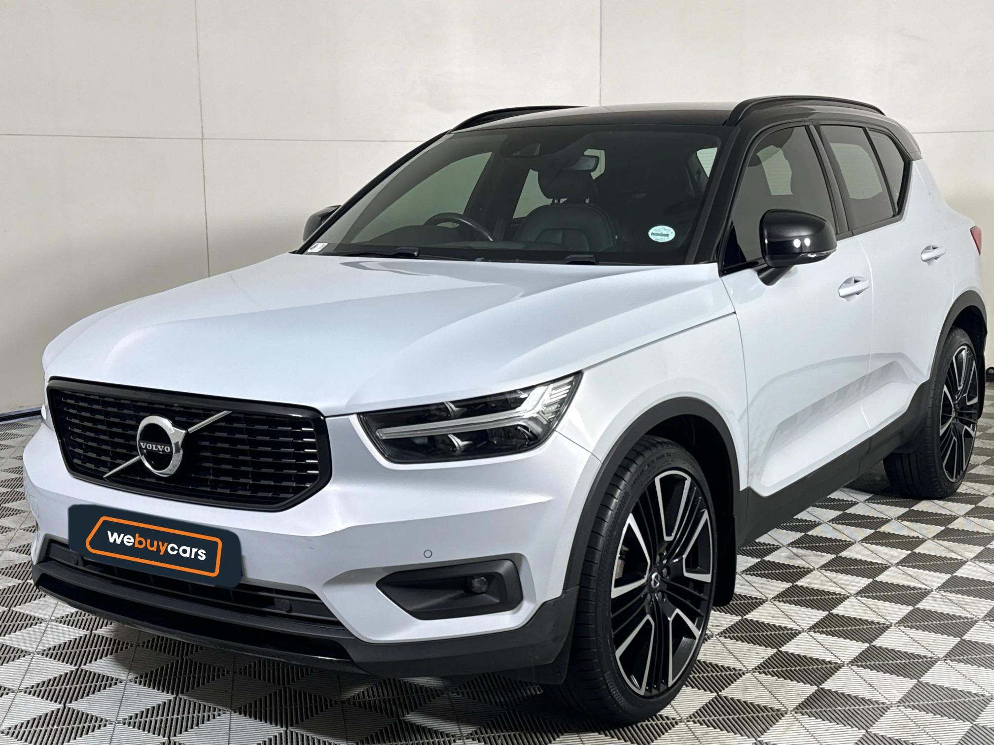 Used 2021 Volvo XC40 T3 Momentum