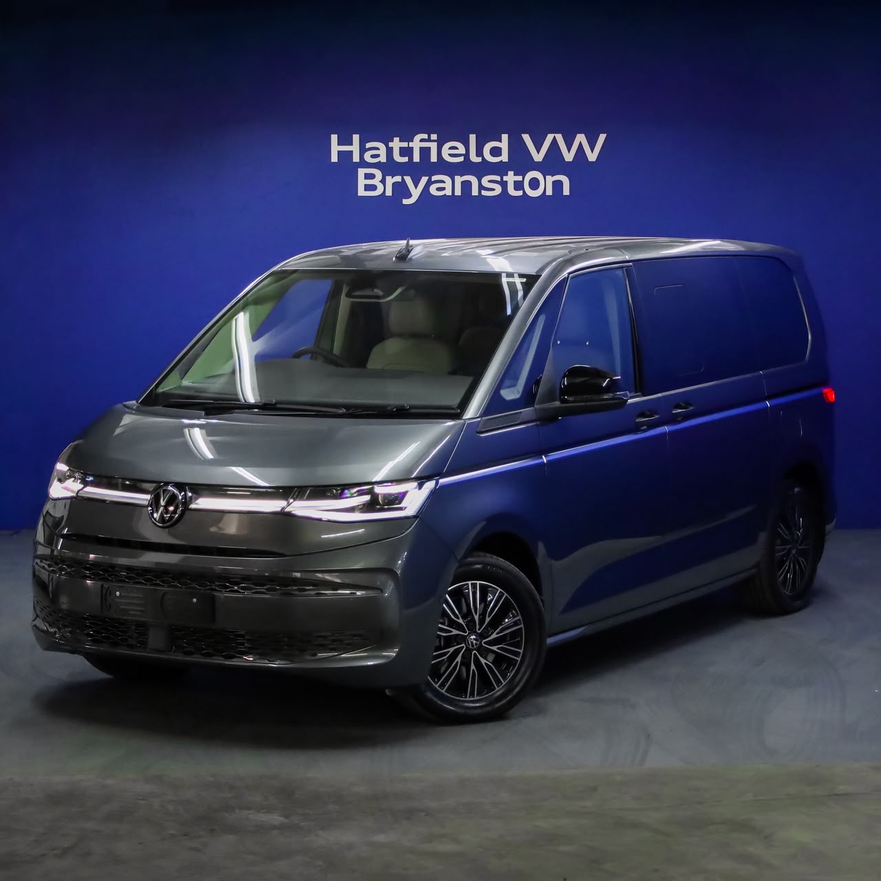 New 2022 Volkswagen Caravelle 1.5TSI eHybrid Style 4Motion
