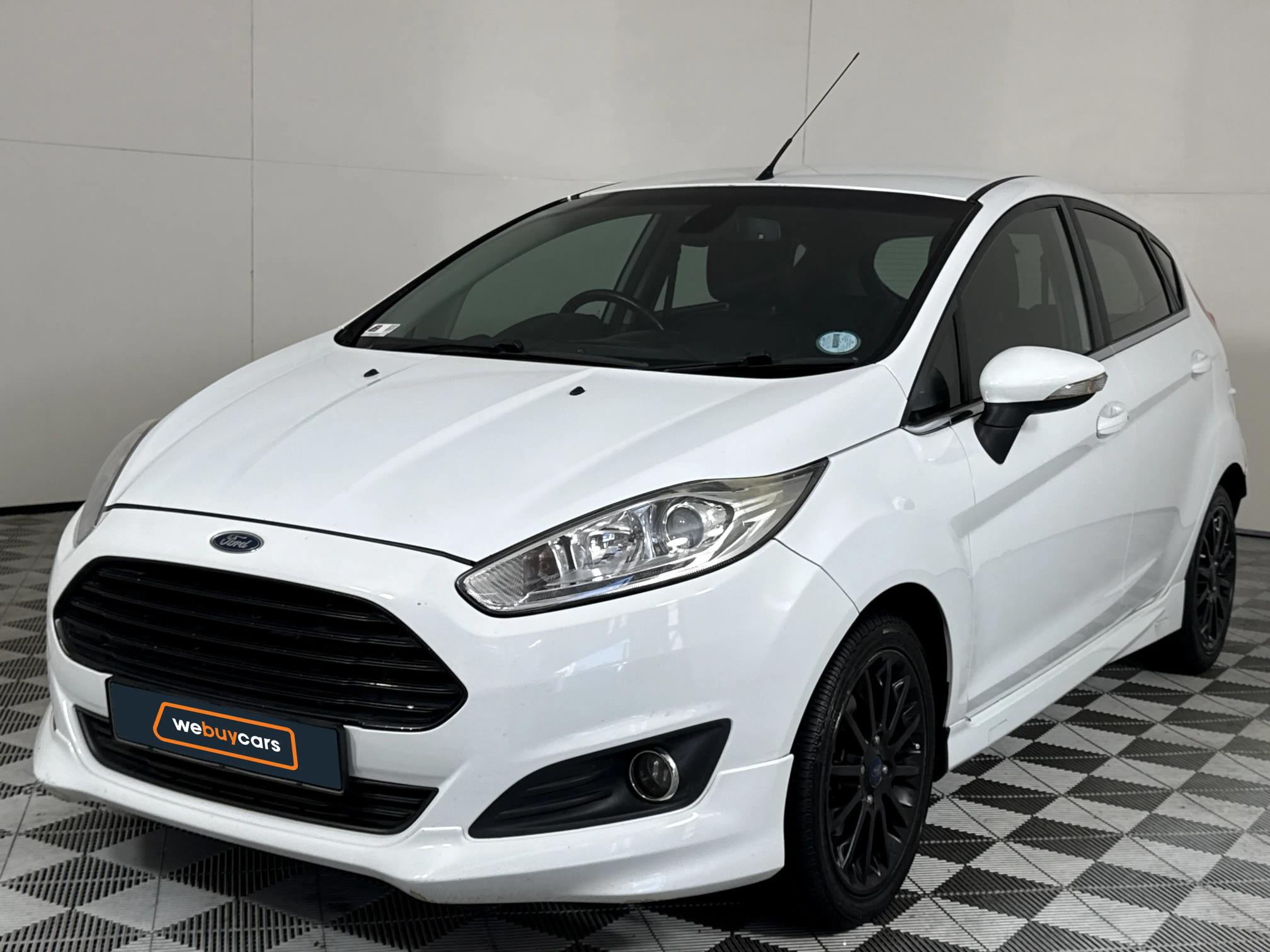 Used 2015 Ford Fiesta 5-door 1.0T Titanium auto