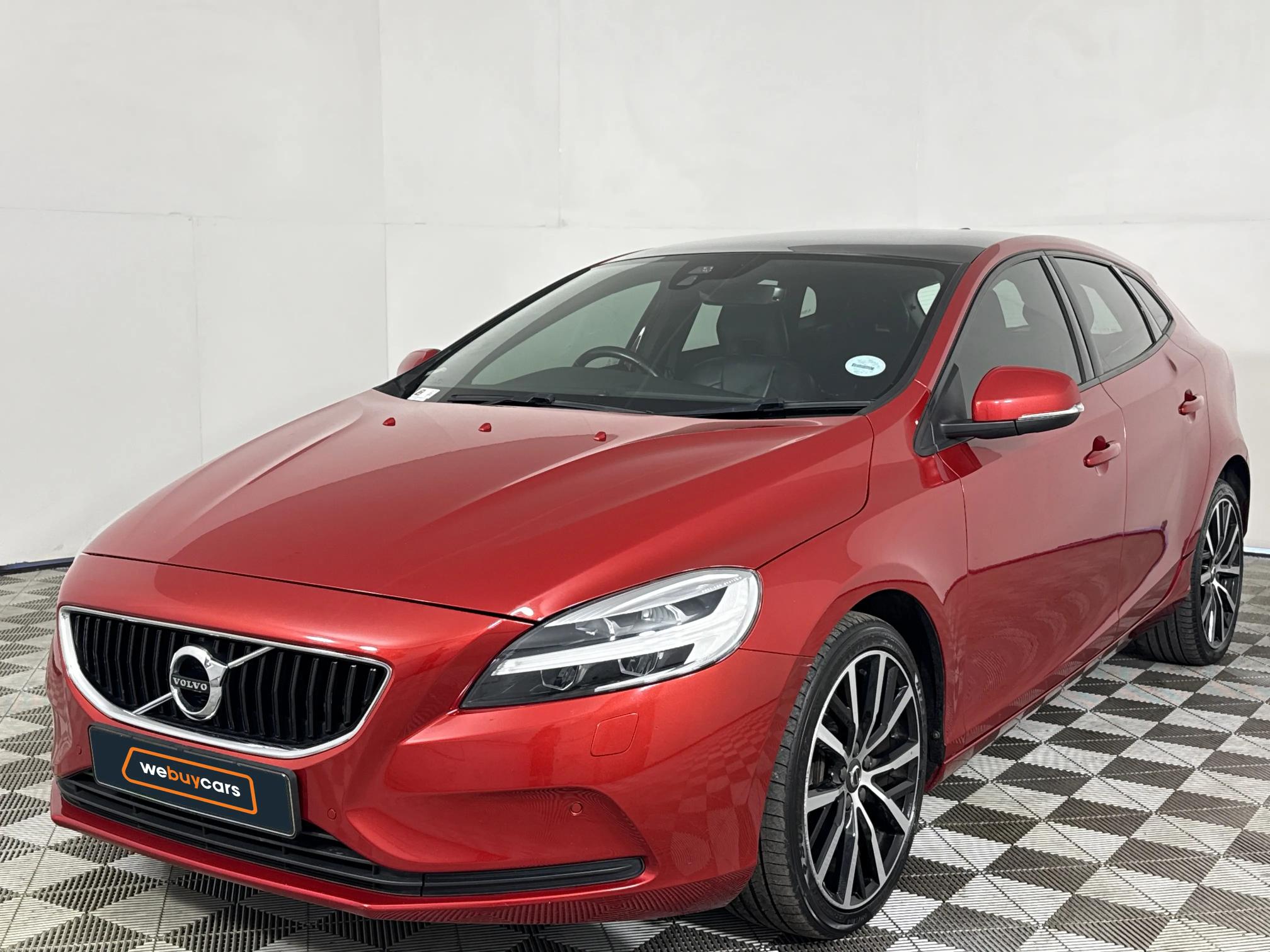 Used 2019 Volvo V40 T2 R-Design