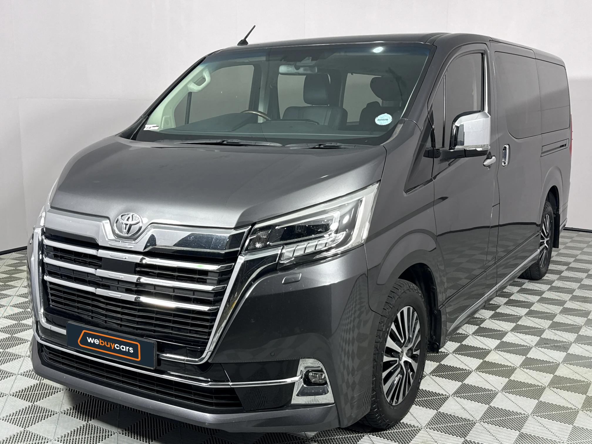 Used 2022 Toyota Quantum 2.8 LWB bus 6-seater VX Premium