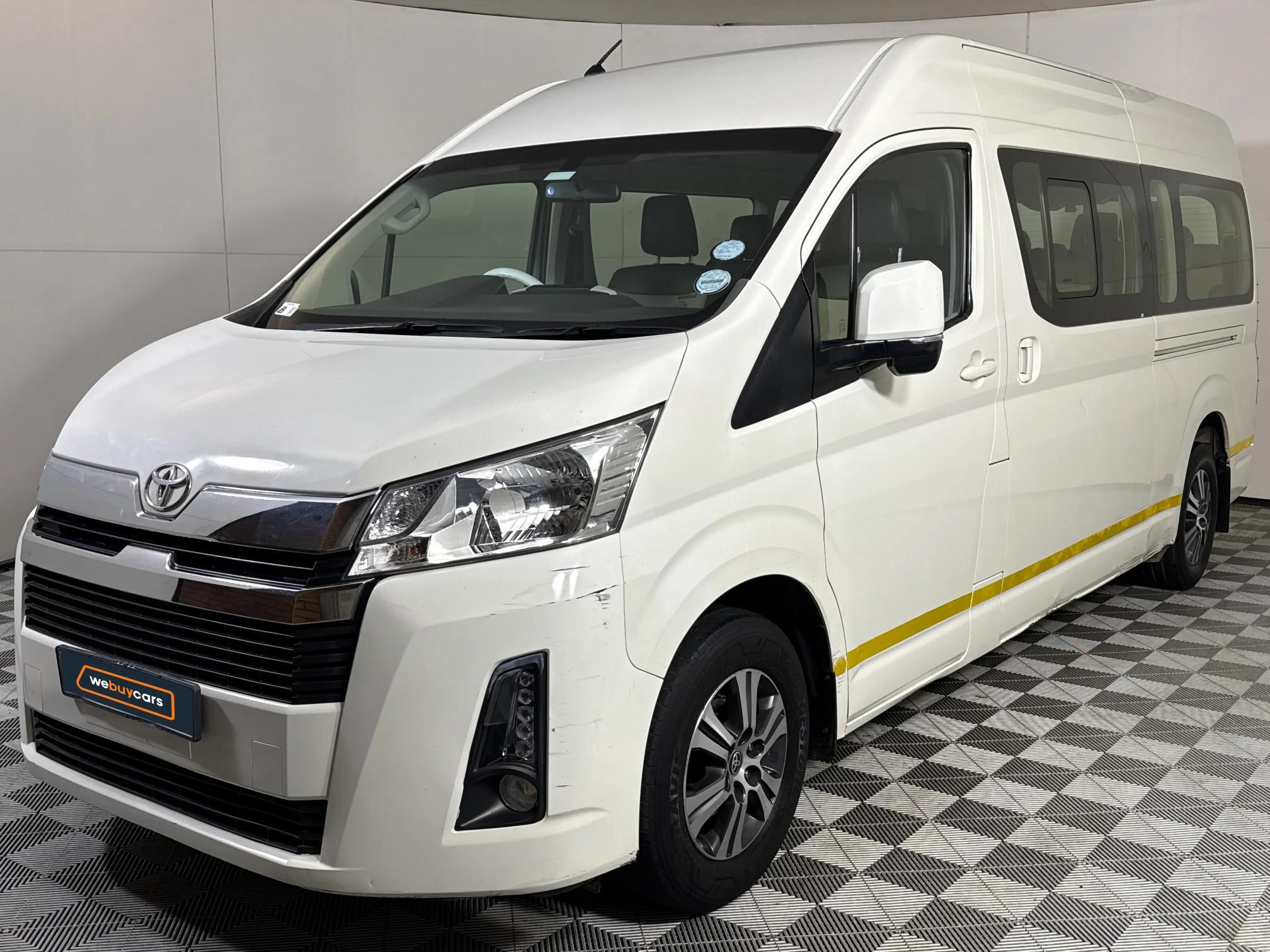 Used 2022 Toyota Quantum 2.8 SLWB bus 14-seater GL manual