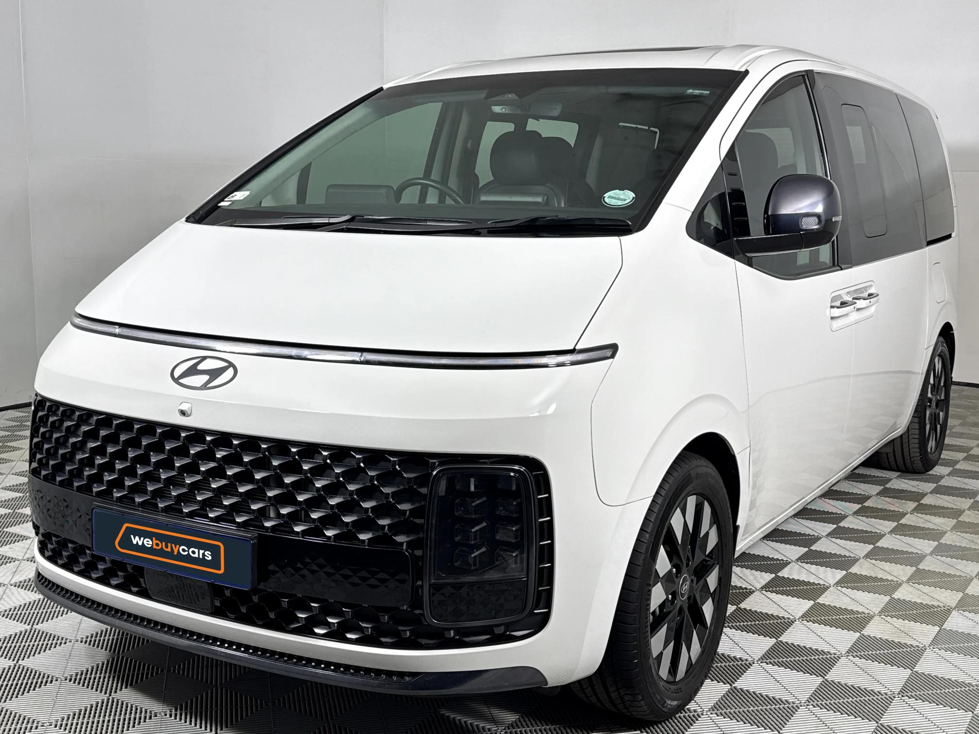 Used 2025 Hyundai Staria 2.2D Luxury
