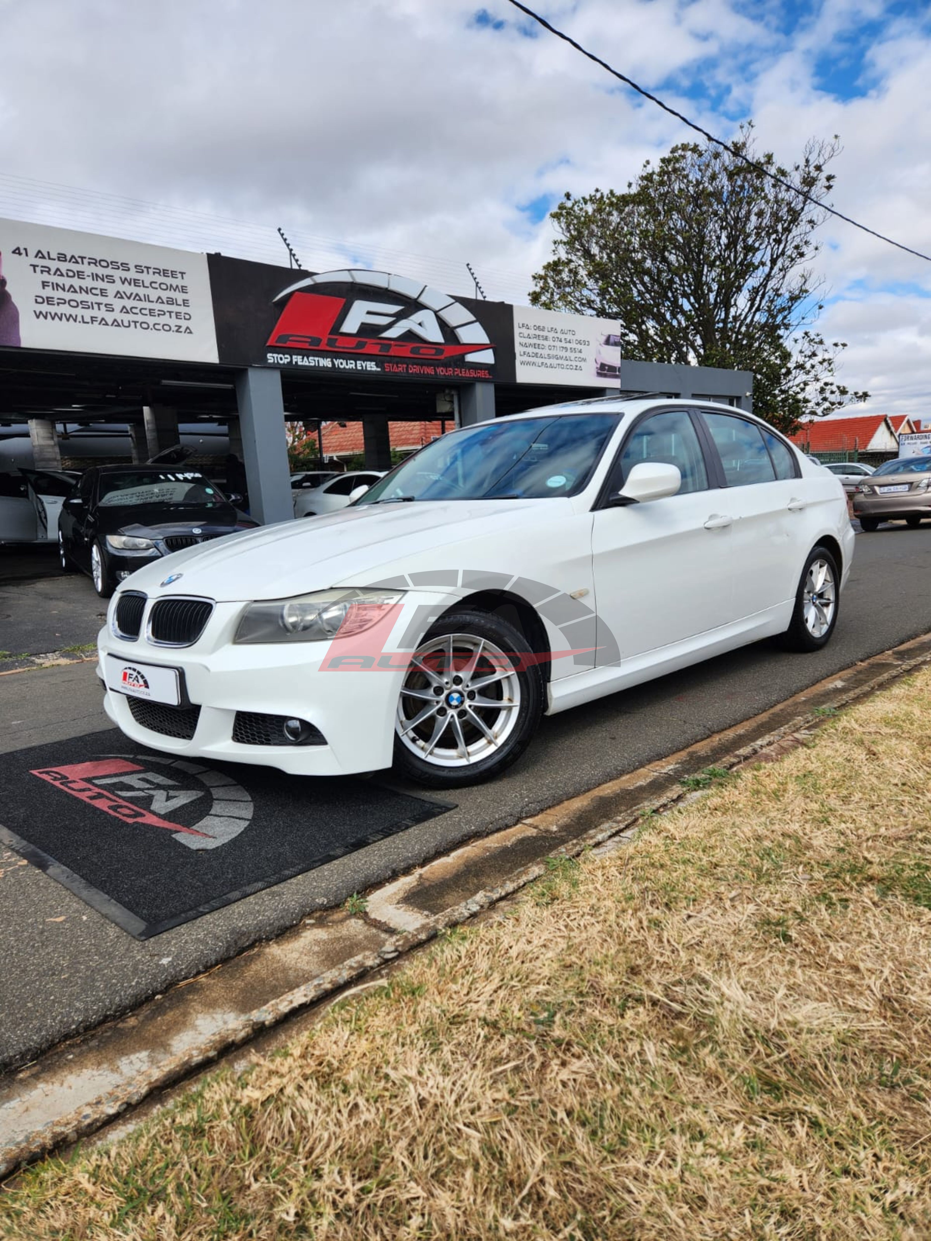 Used 2011 BMW 3 Series 320i Exclusive