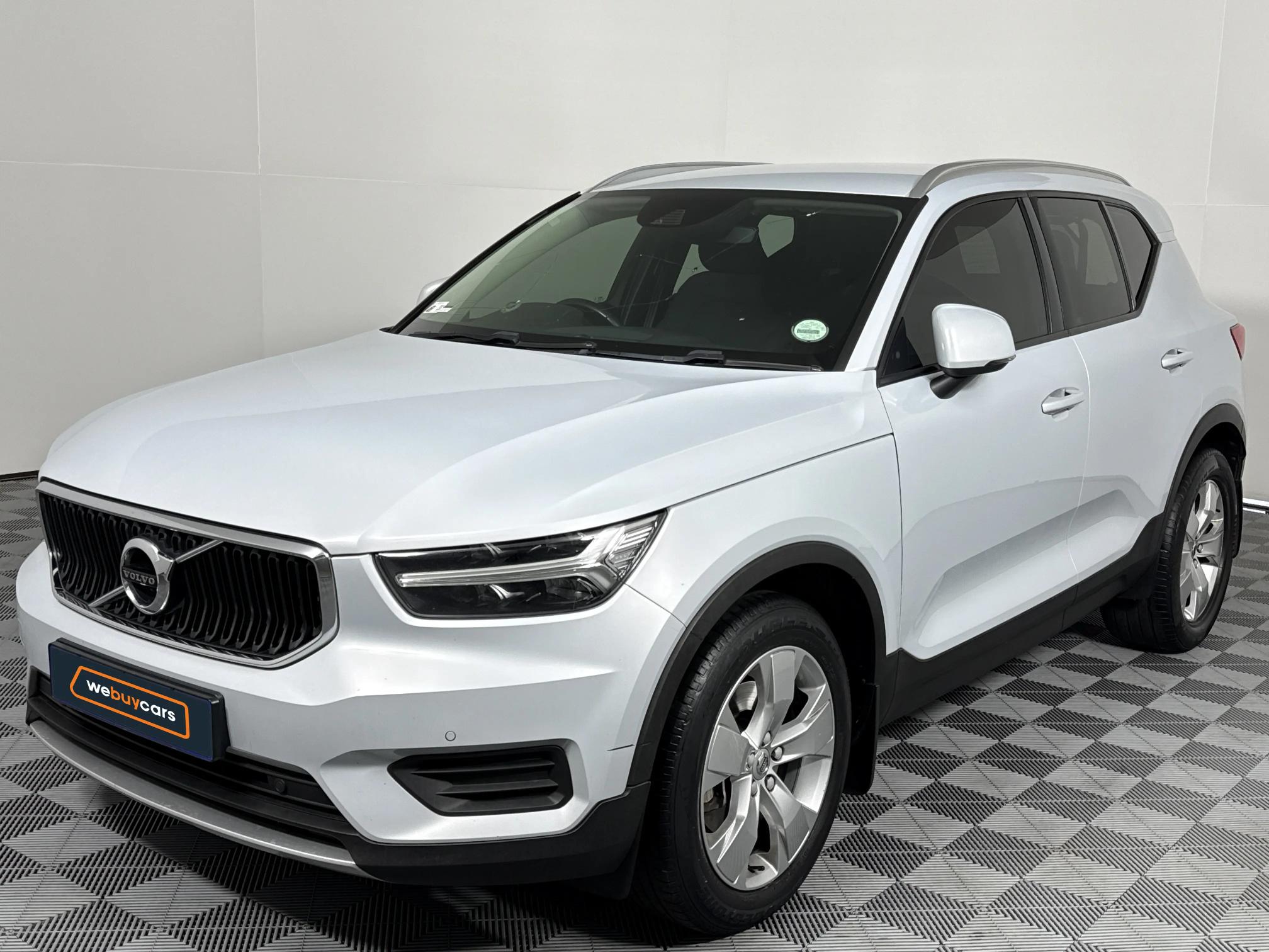 Used 2021 Volvo XC40 D4 AWD Momentum