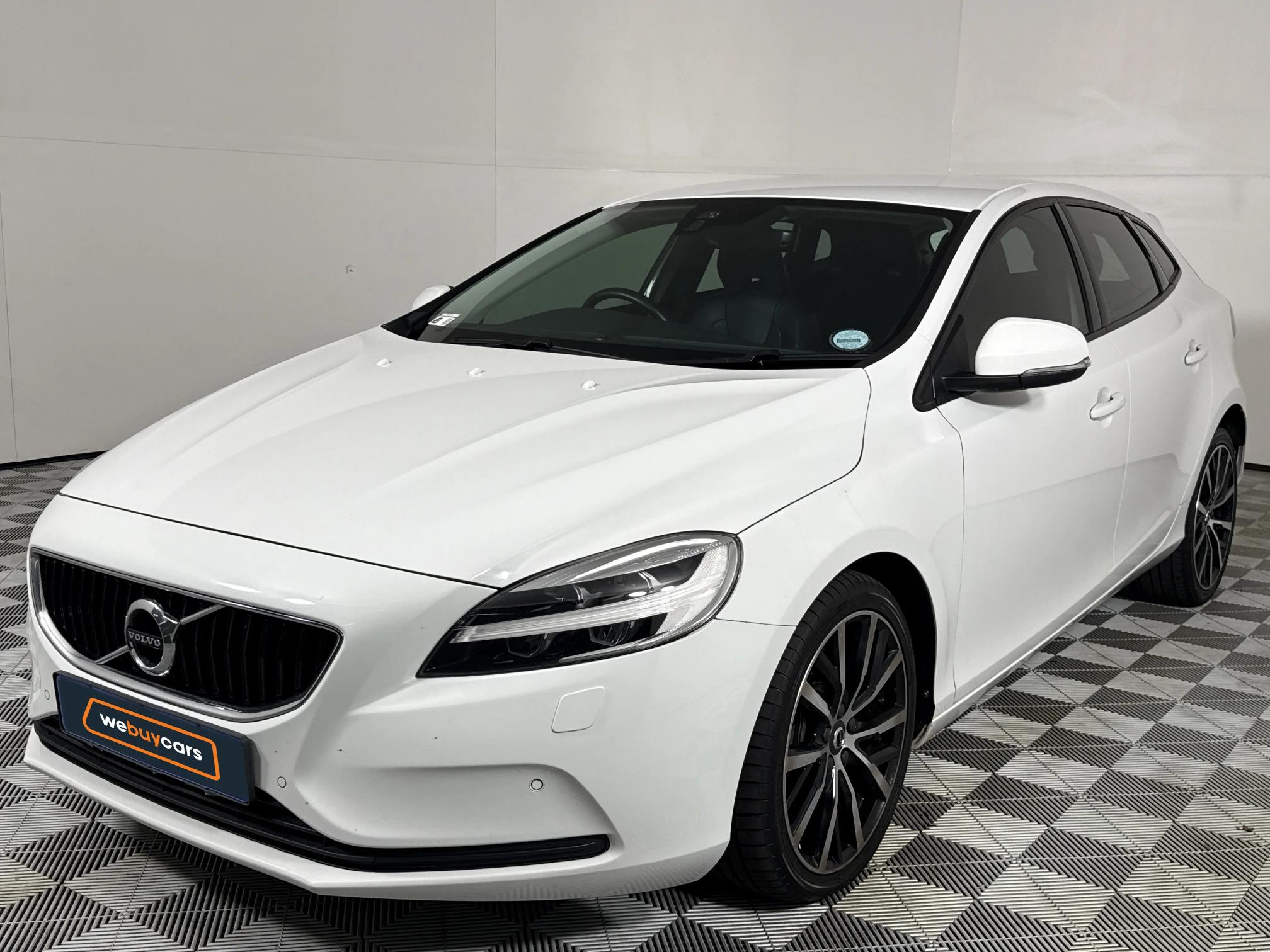 Used 2020 Volvo V40 D3 Momentum