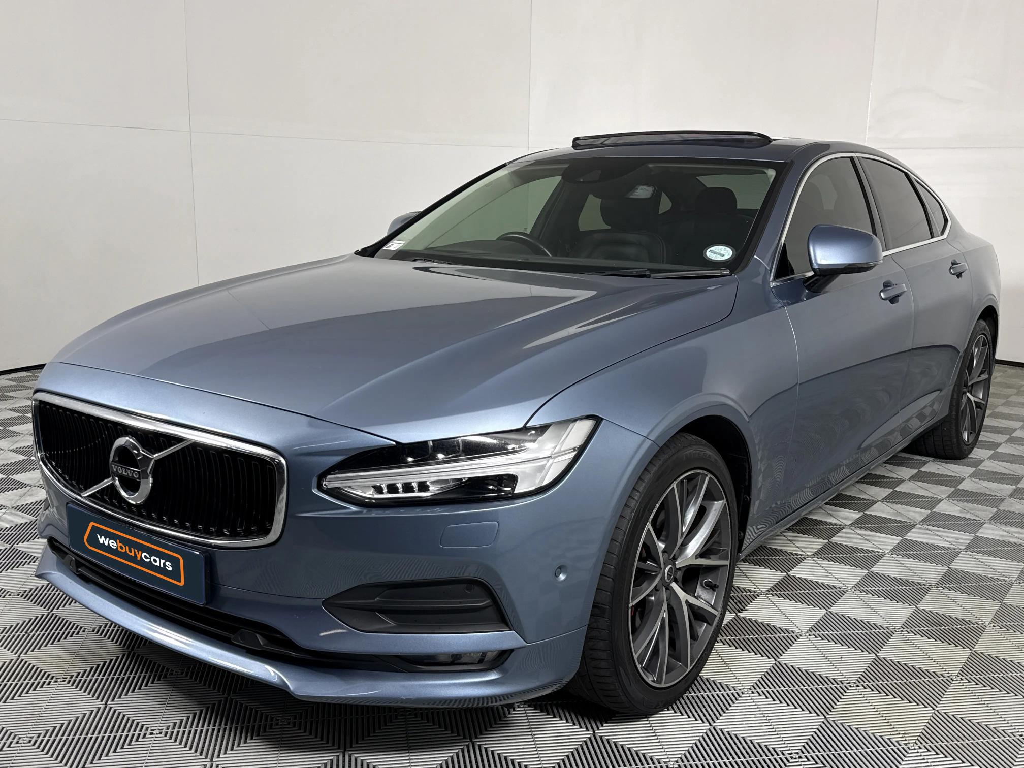 Used 2019 Volvo S90 D4 Momentum