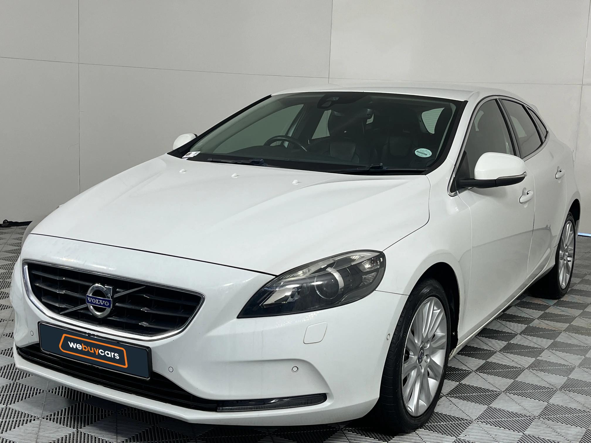 Used 2016 Volvo V40 D3 Momentum
