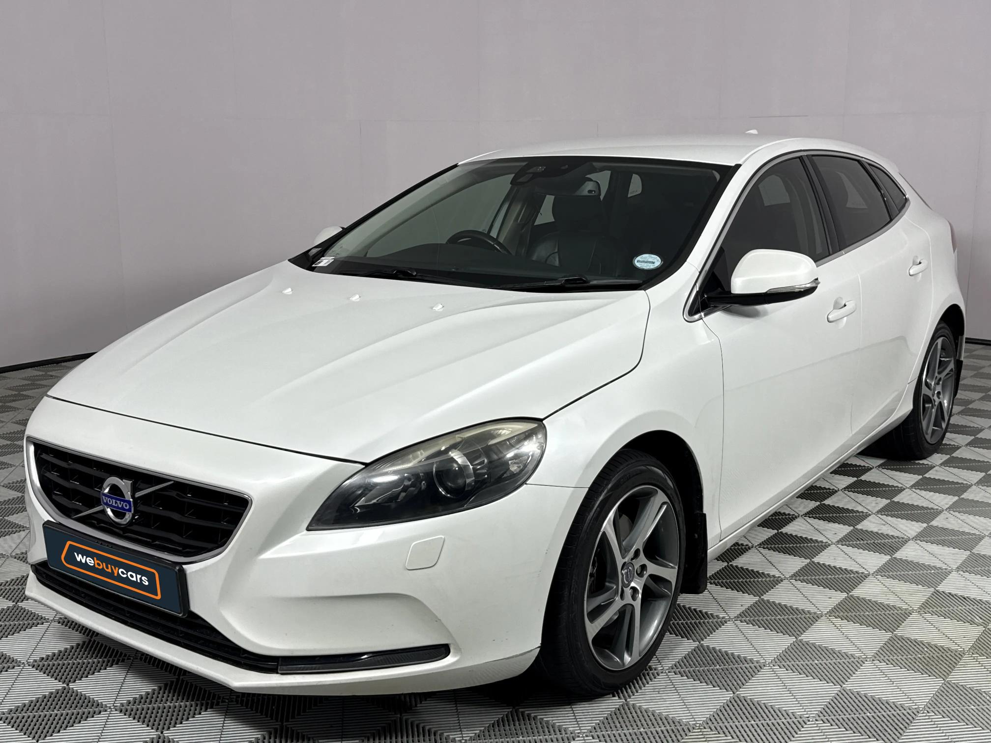 Used 2015 Volvo V40 T3 Elite