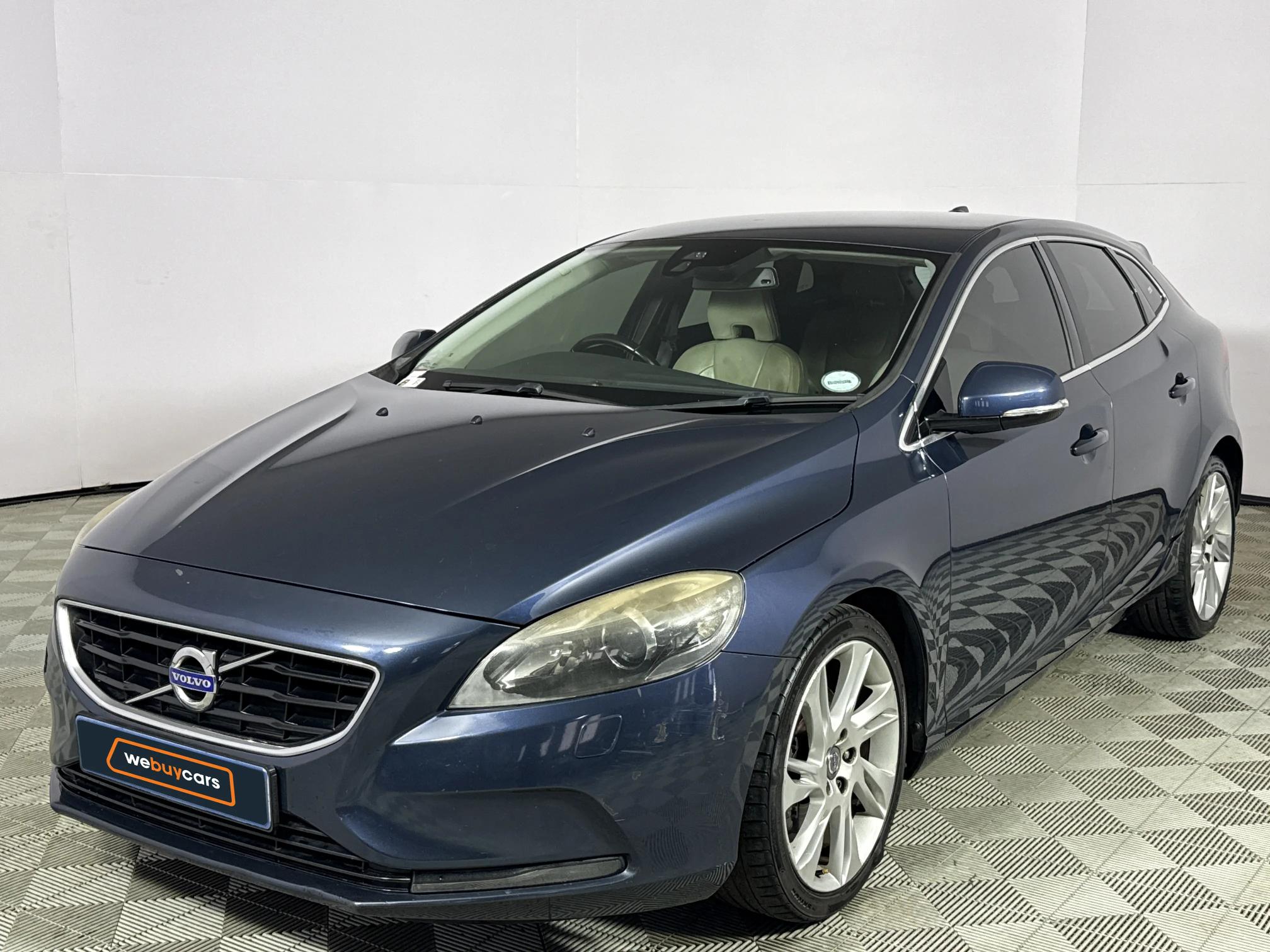 Used 2014 Volvo V40 T3 Excel