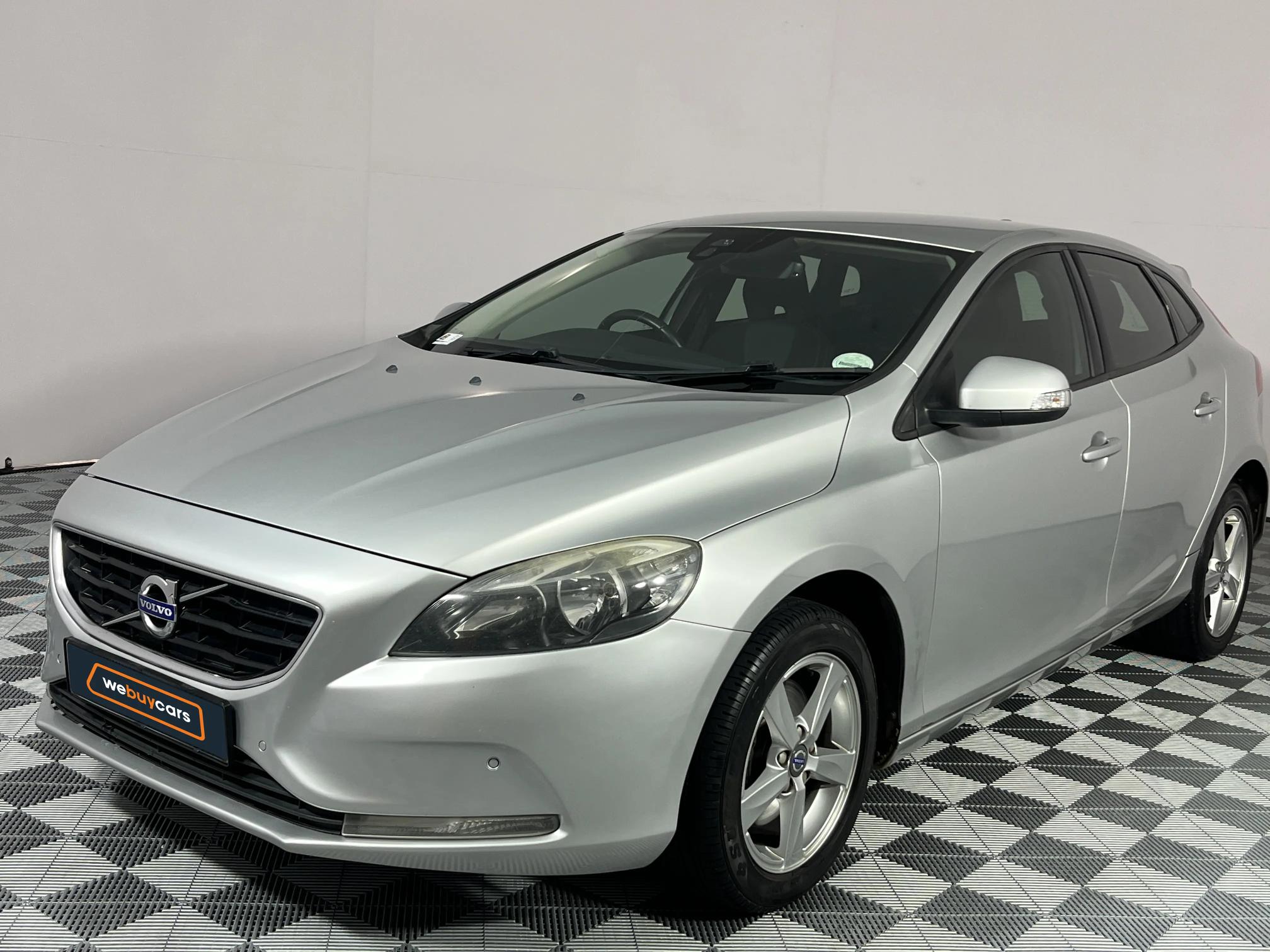 Used 2016 Volvo V40 T3 Kinetic