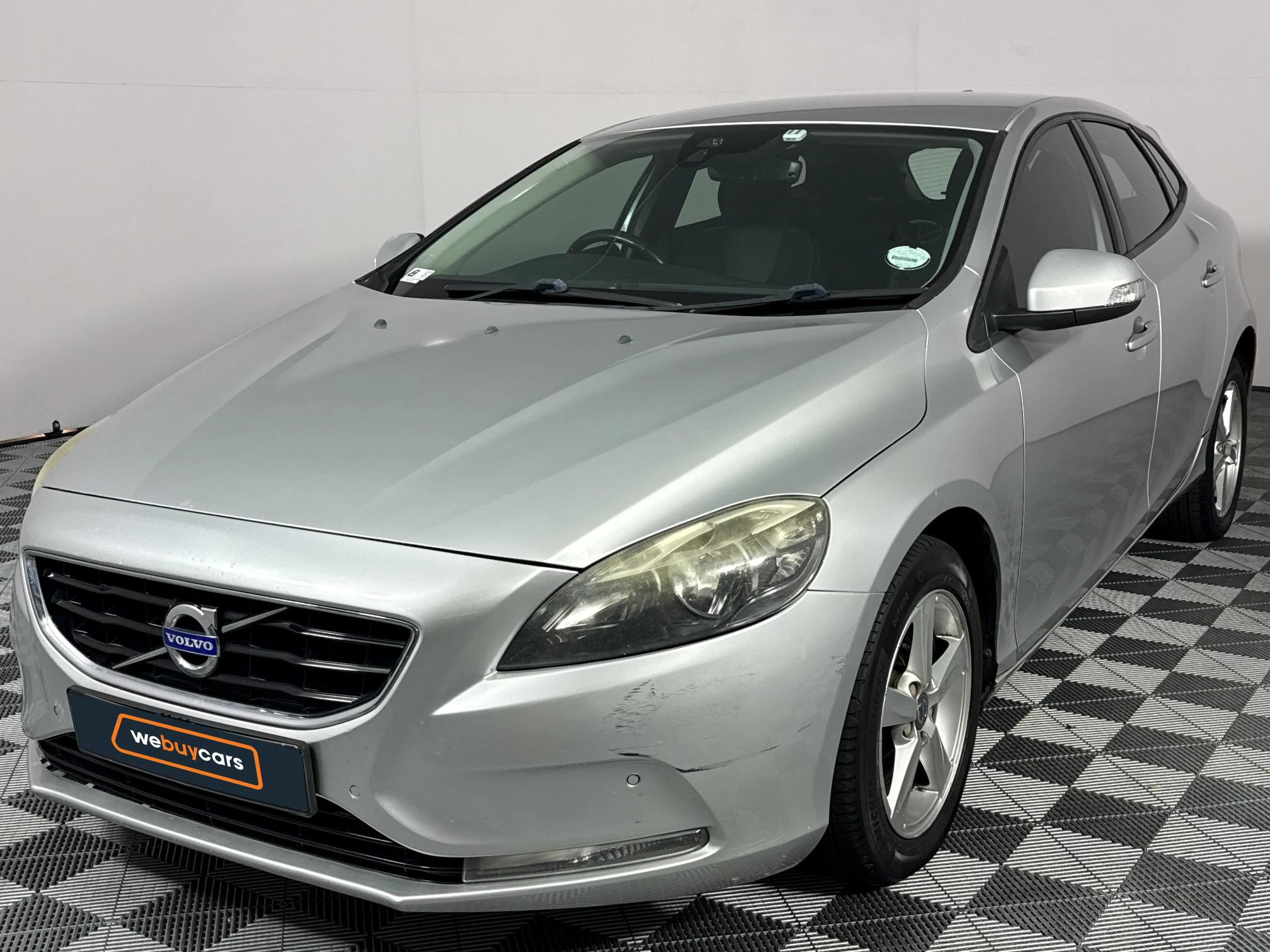 Used 2016 Volvo V40 T3 Kinetic