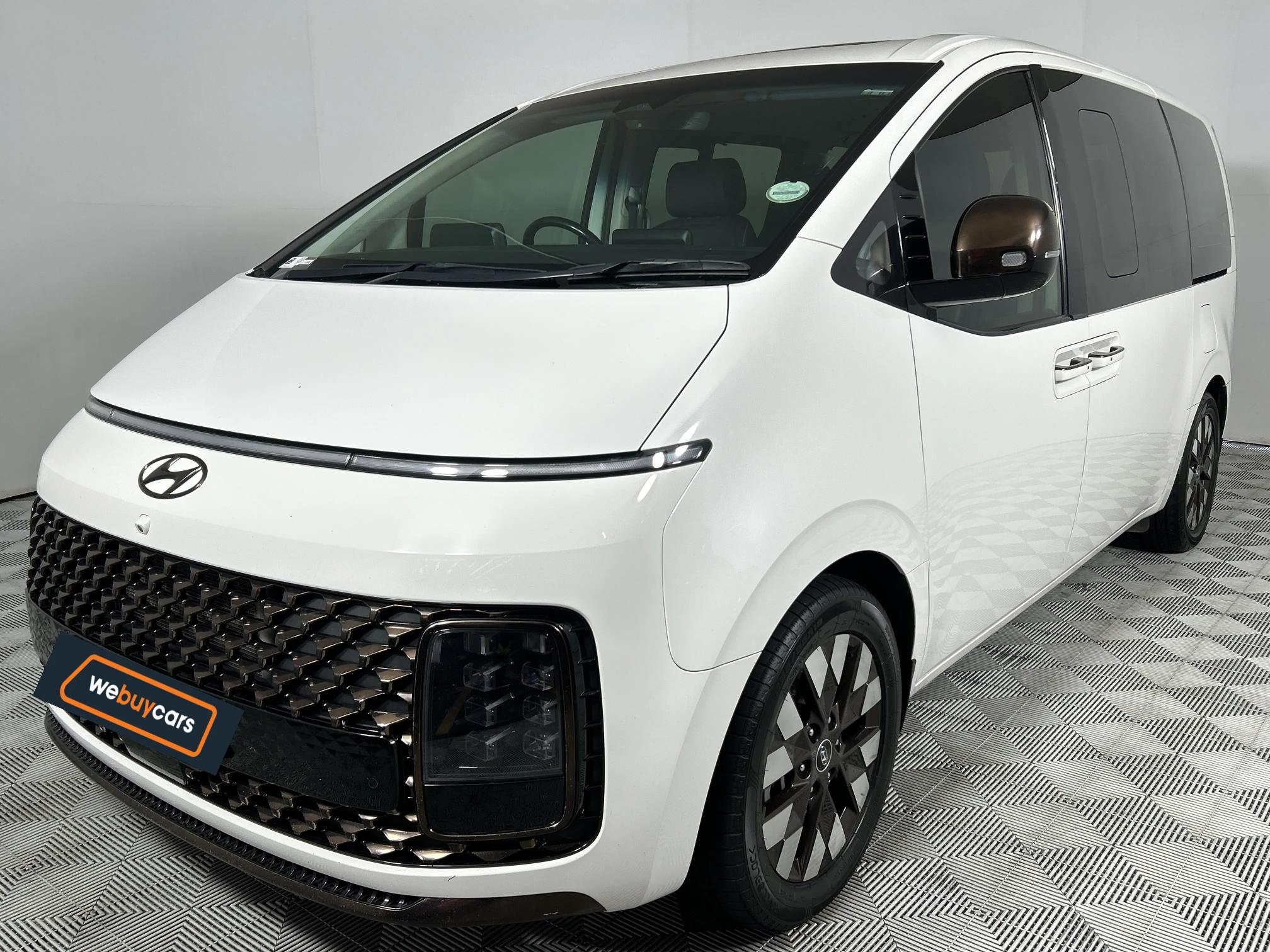 Used 2022 Hyundai Staria 2.2D Luxury