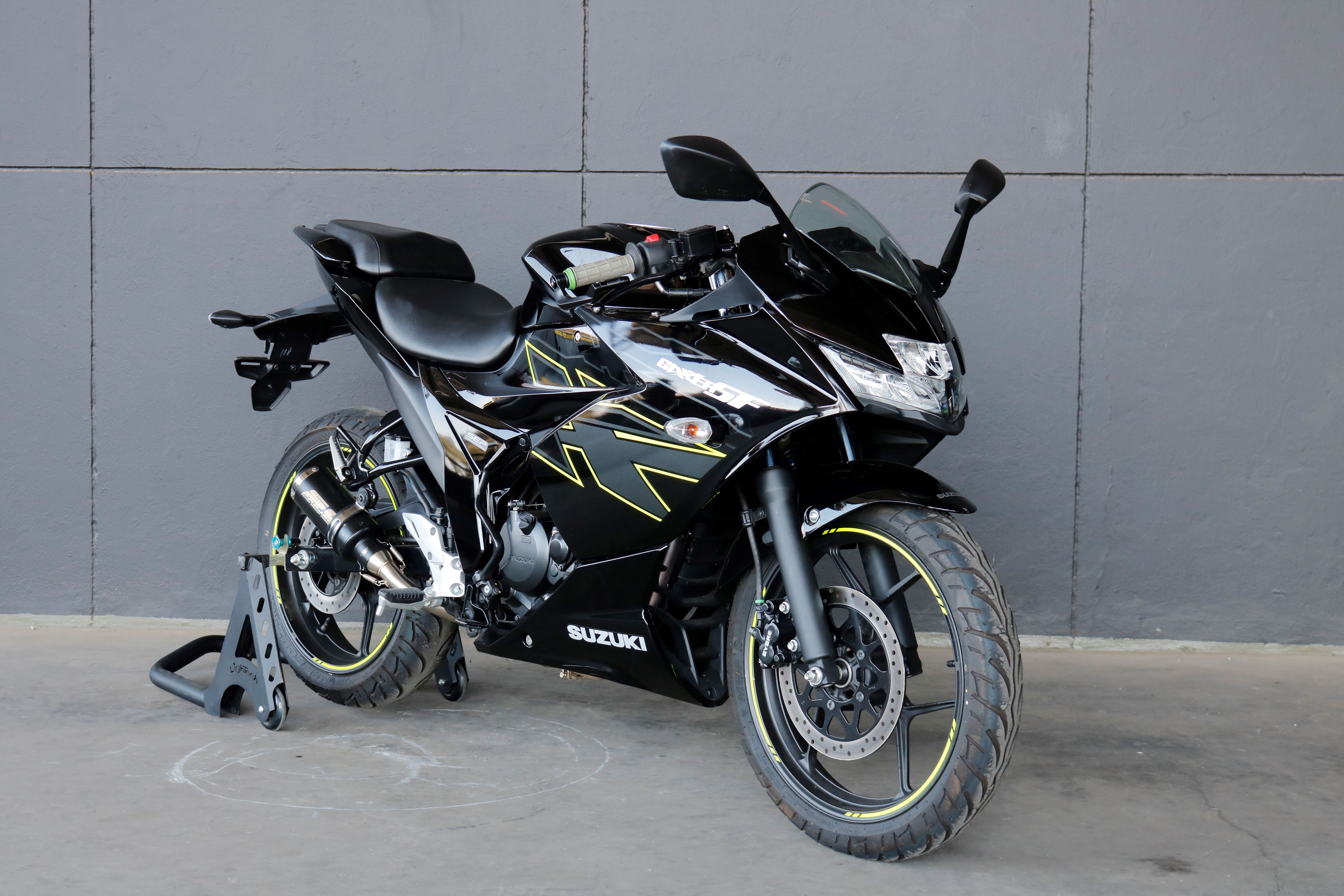 SUZUKI GIXXER 150SF