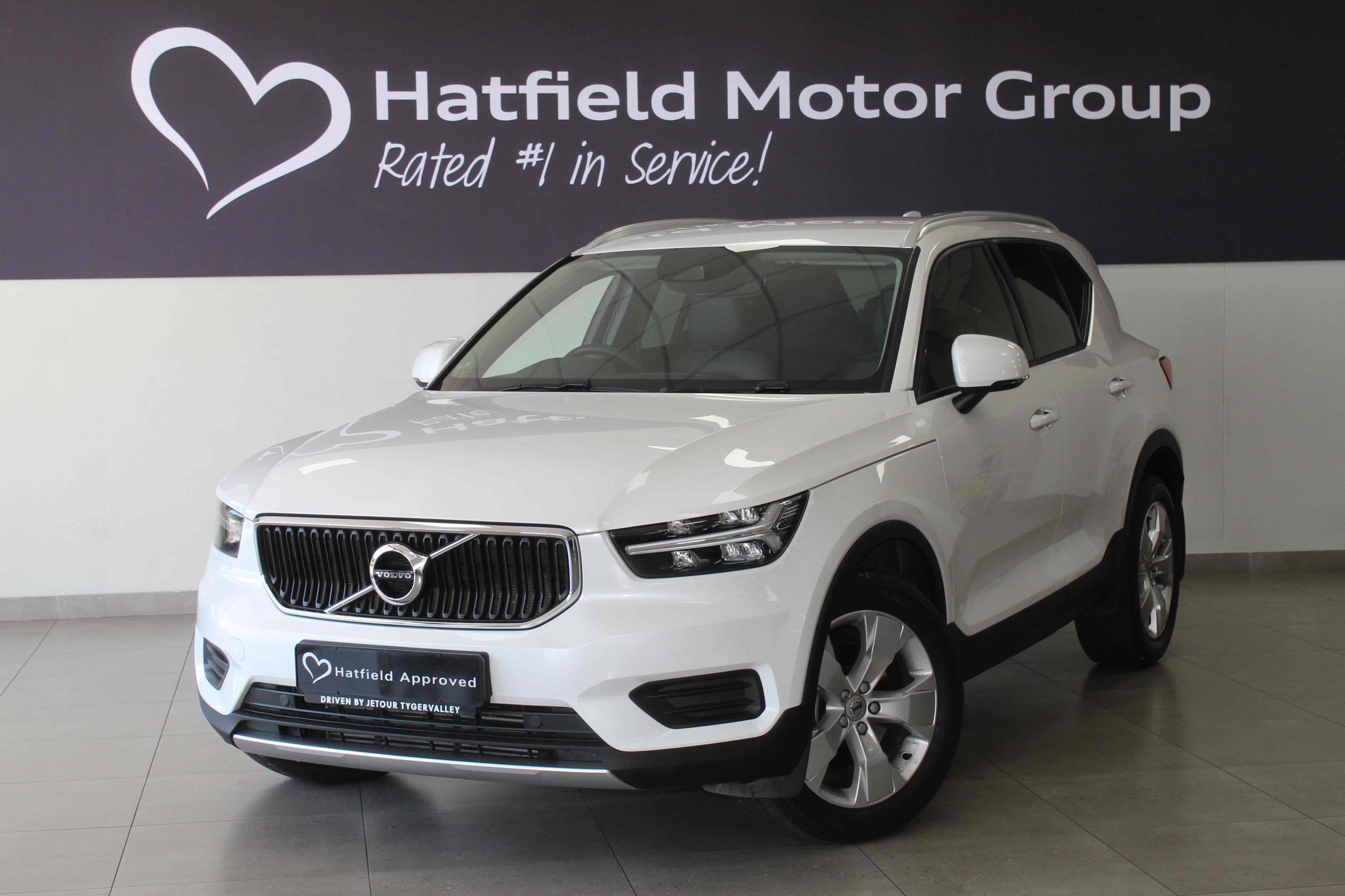 Used 2021 Volvo XC40 T4 Momentum