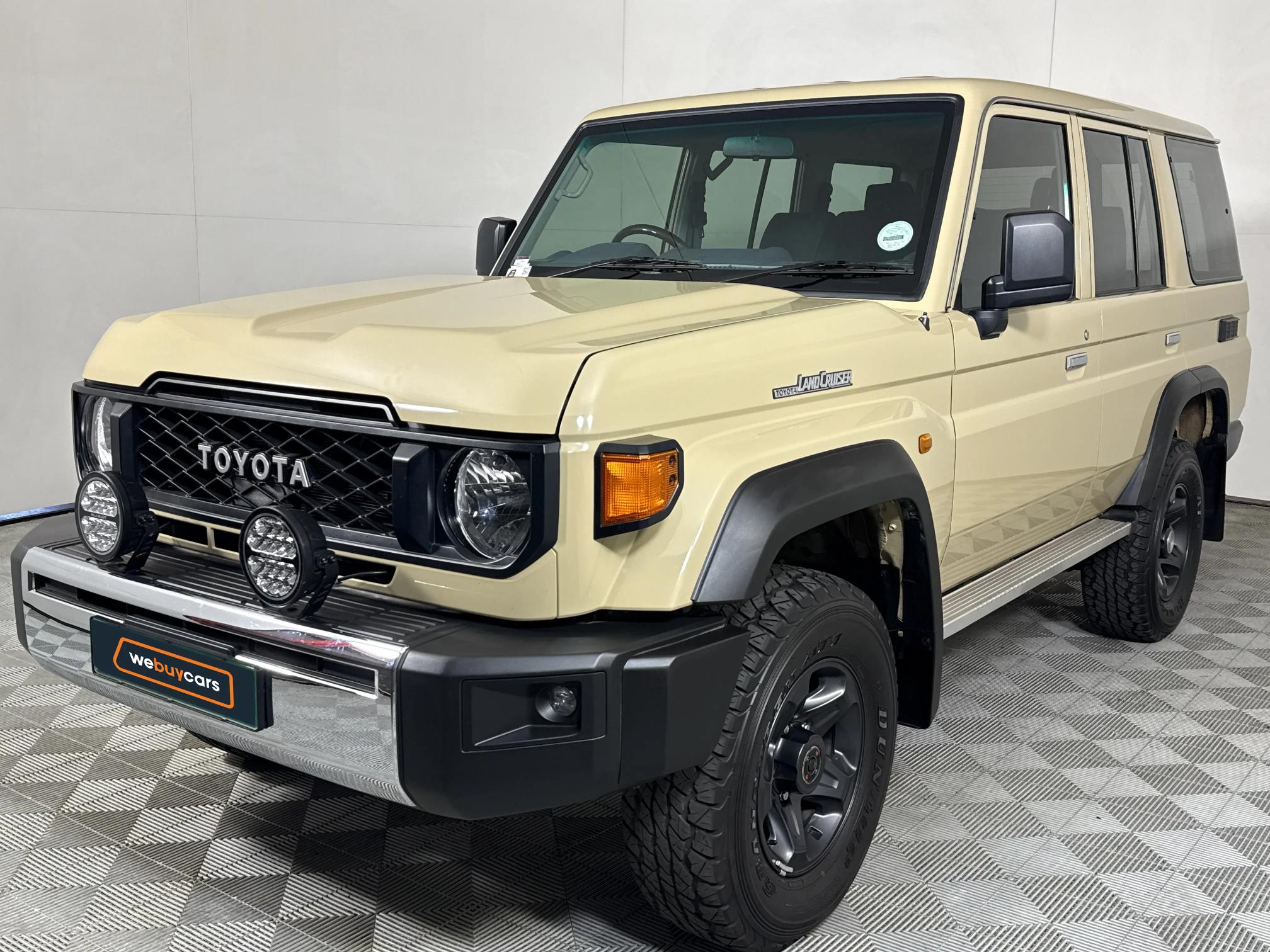 Used 2025 Toyota Land Cruiser 76 2.8GD-6 station wagon LX manual