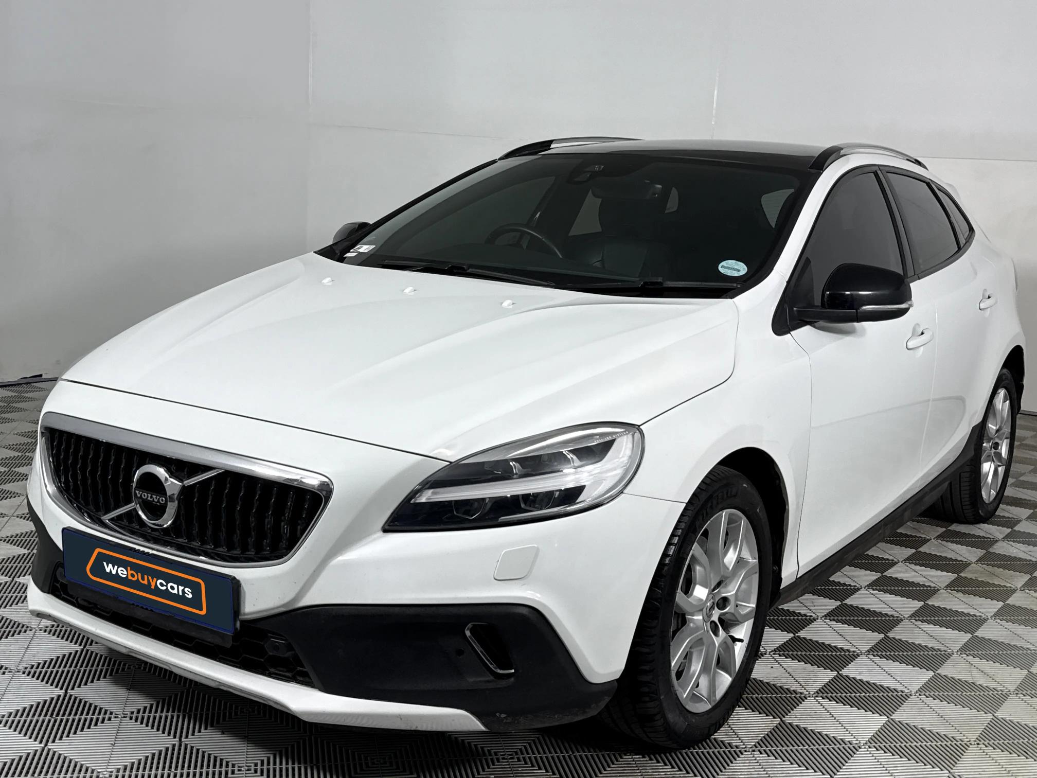 Used 2018 Volvo V40 Cross Country D3 Momentum