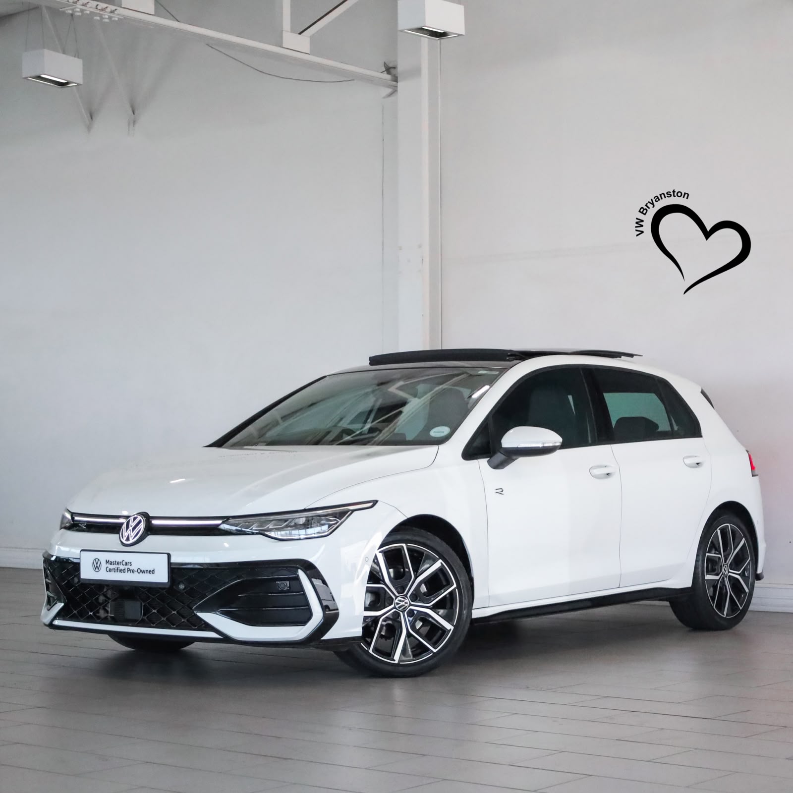 Used 2025 Volkswagen Golf 1.4TSI R-Line Plus