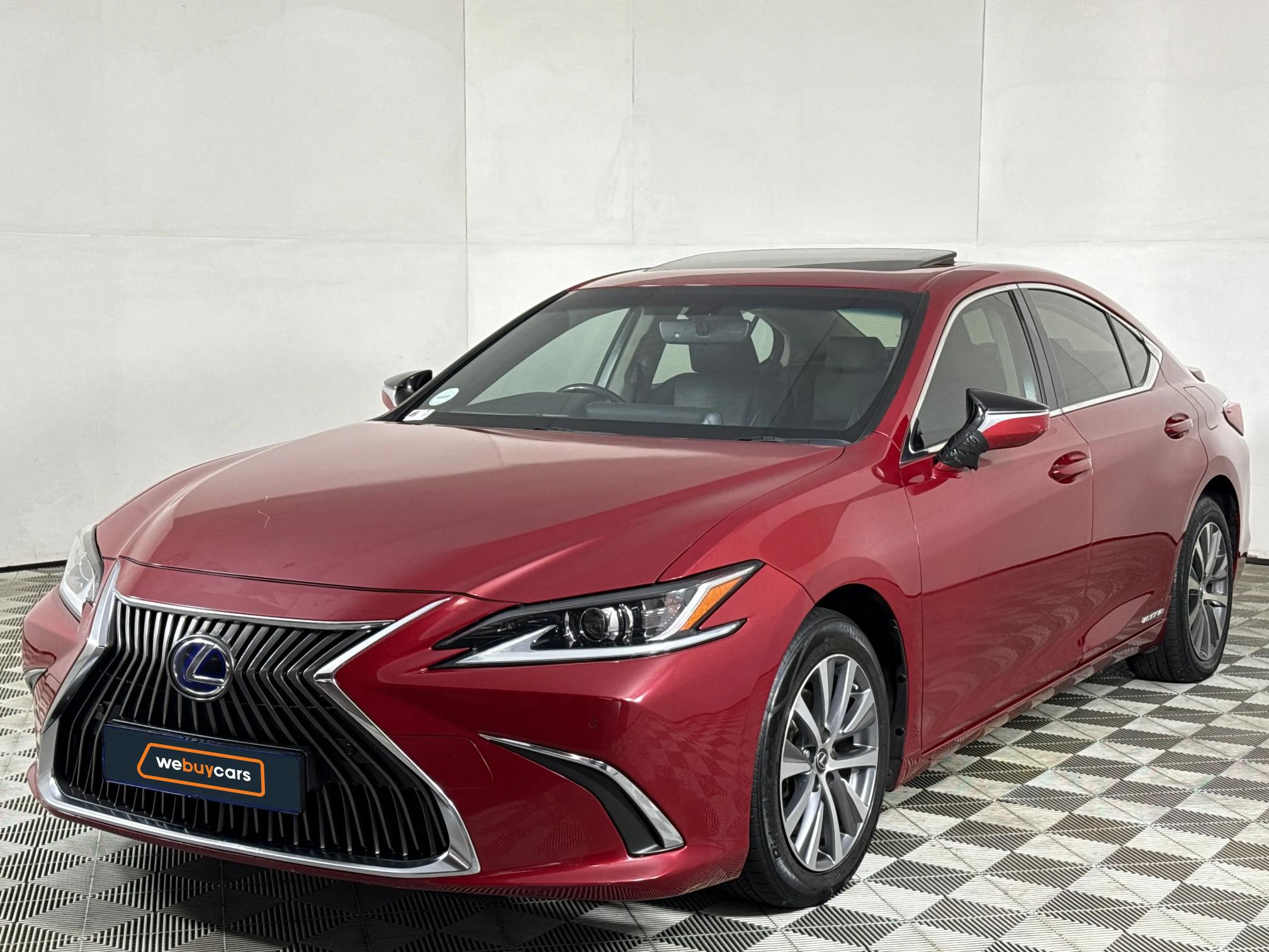 Used 2020 Lexus ES 300h SE
