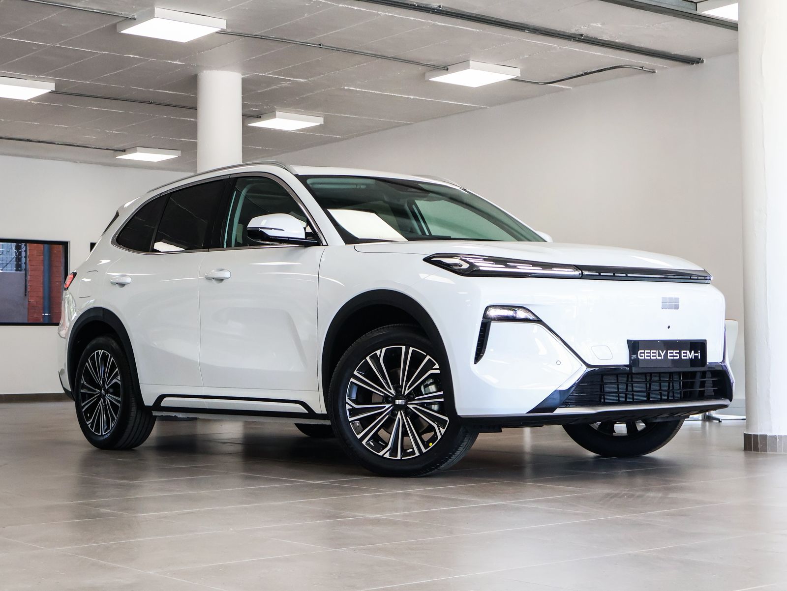 New 2026 Geely E5 EM-i Apex