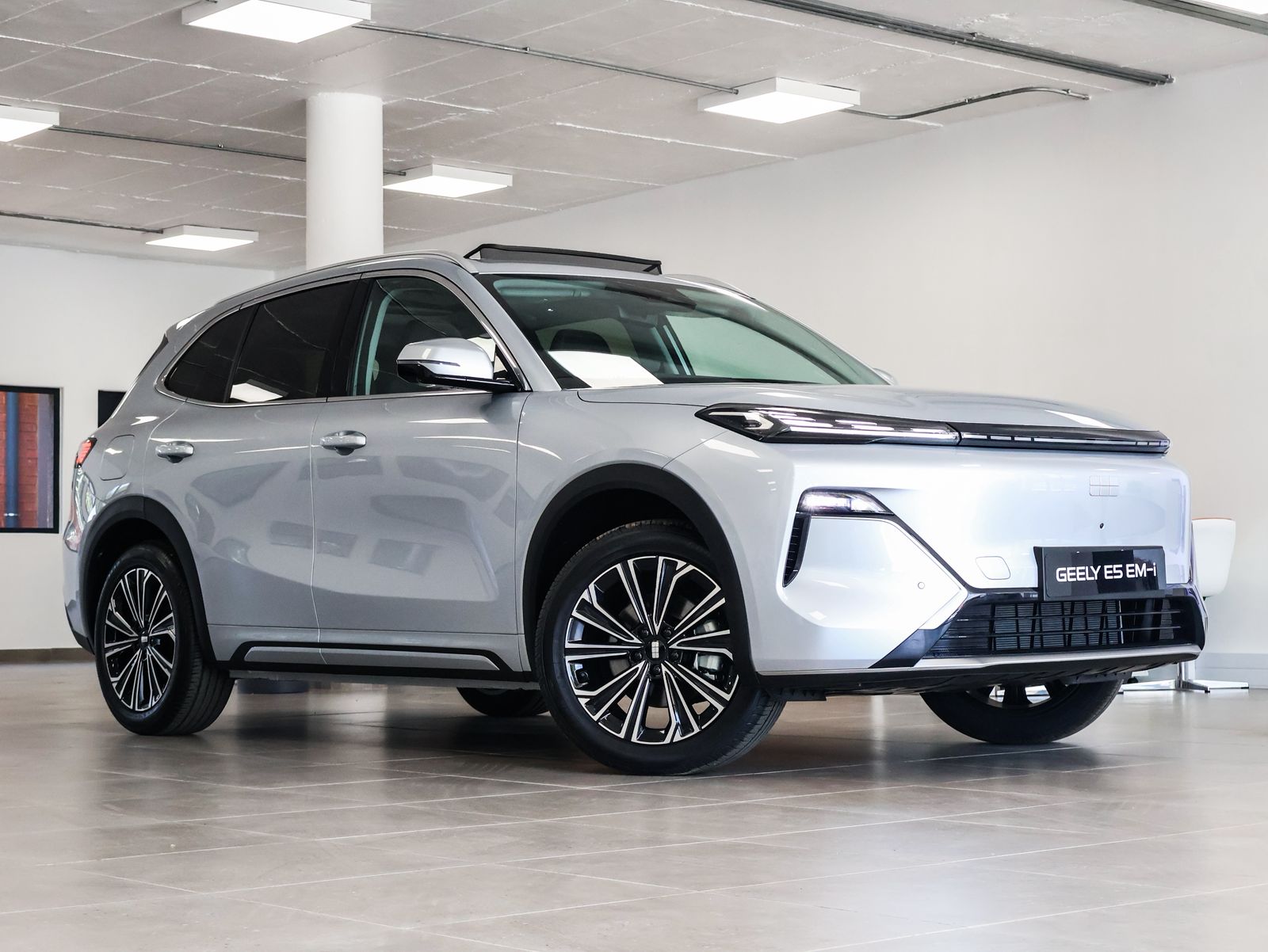 New 2026 Geely E5 EM-i Apex