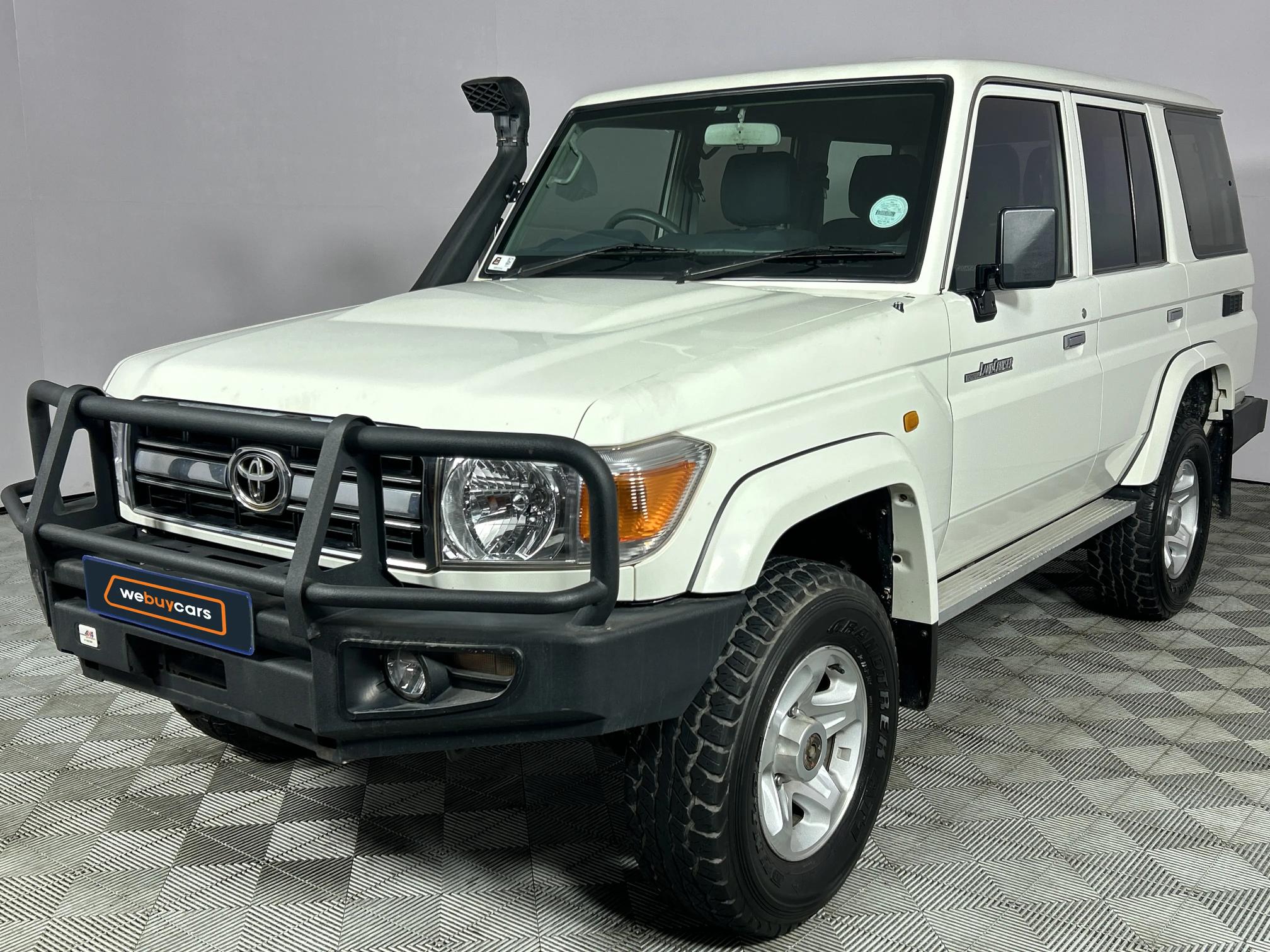 2012 Toyota Land Cruiser 76 4.2D station wagon