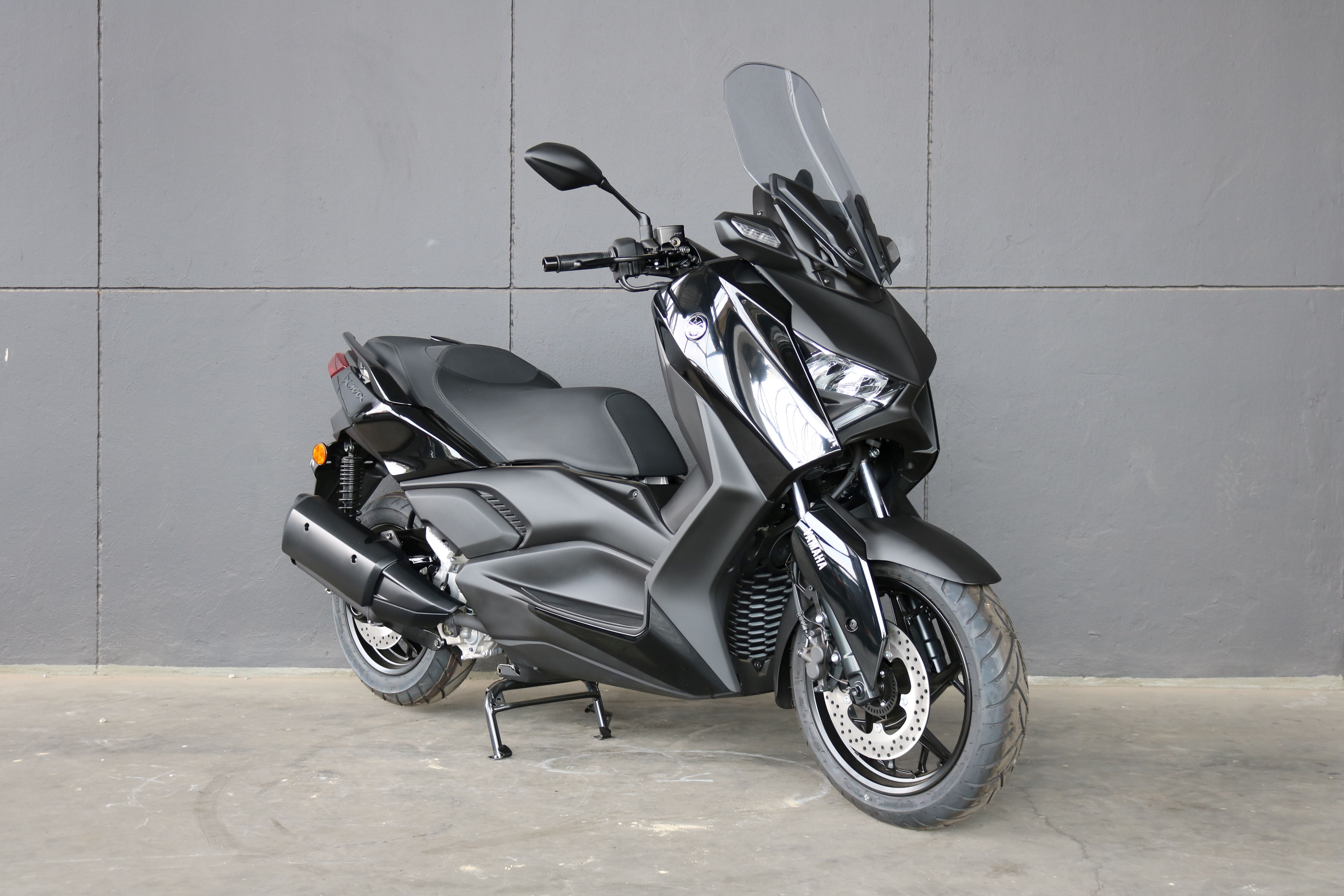 YAMAHA 300 XMAX