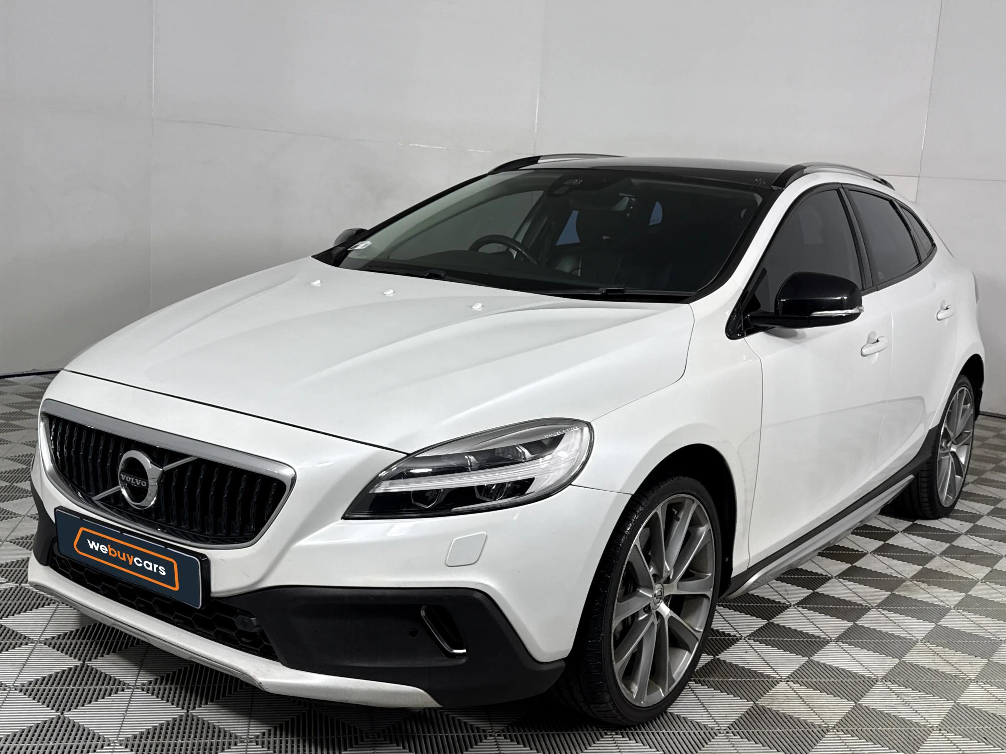 Used 2017 Volvo V40 Cross Country T5 AWD Inscription