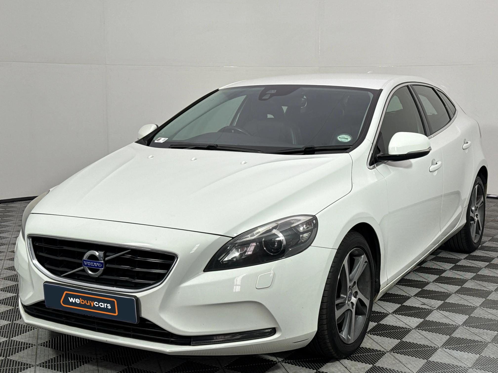 Used 2015 Volvo V40 Cross Country T4 Elite auto