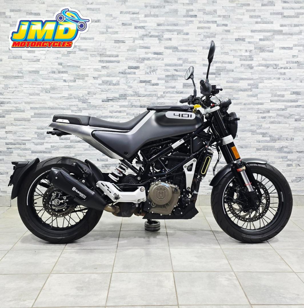 2021 Husky 401 svartpilen