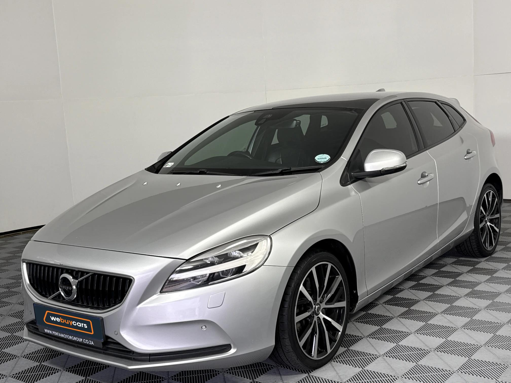 Used 2019 Volvo V40 T3 Momentum auto