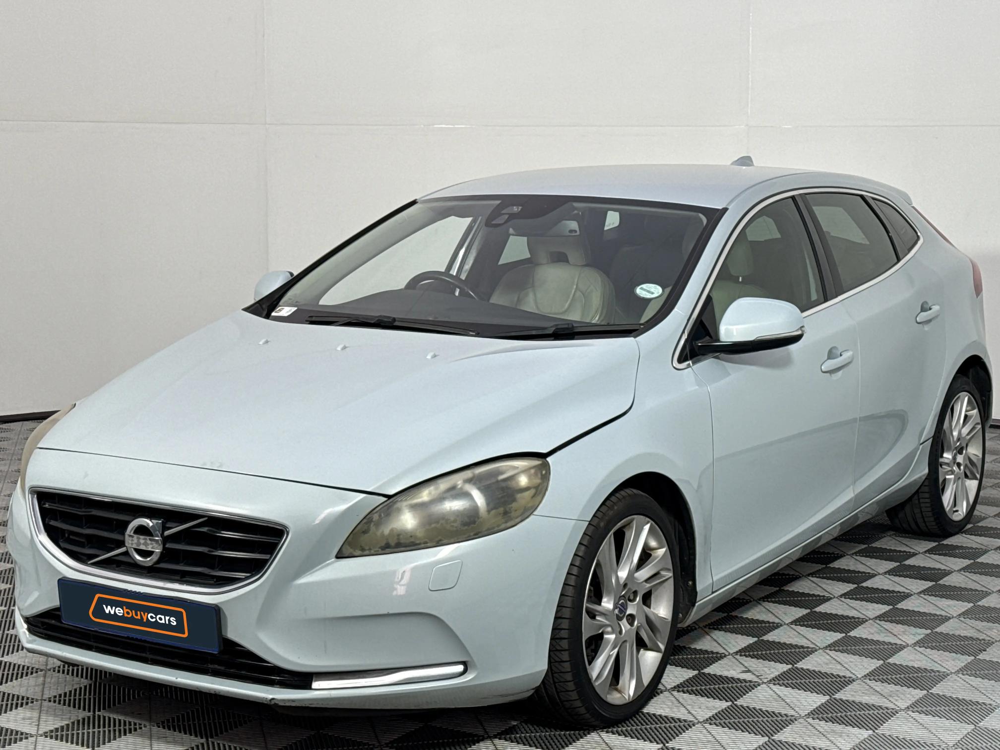 Used 2013 Volvo V40 T3 Excel