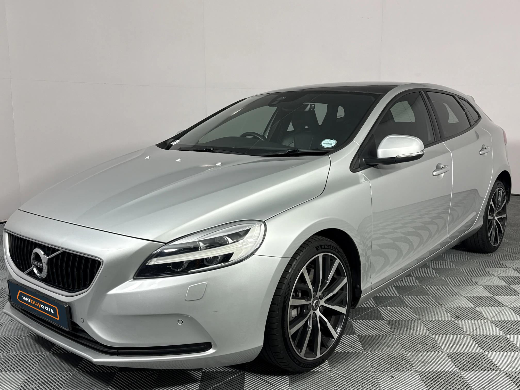 Used 2019 Volvo V40 T4 Momentum auto