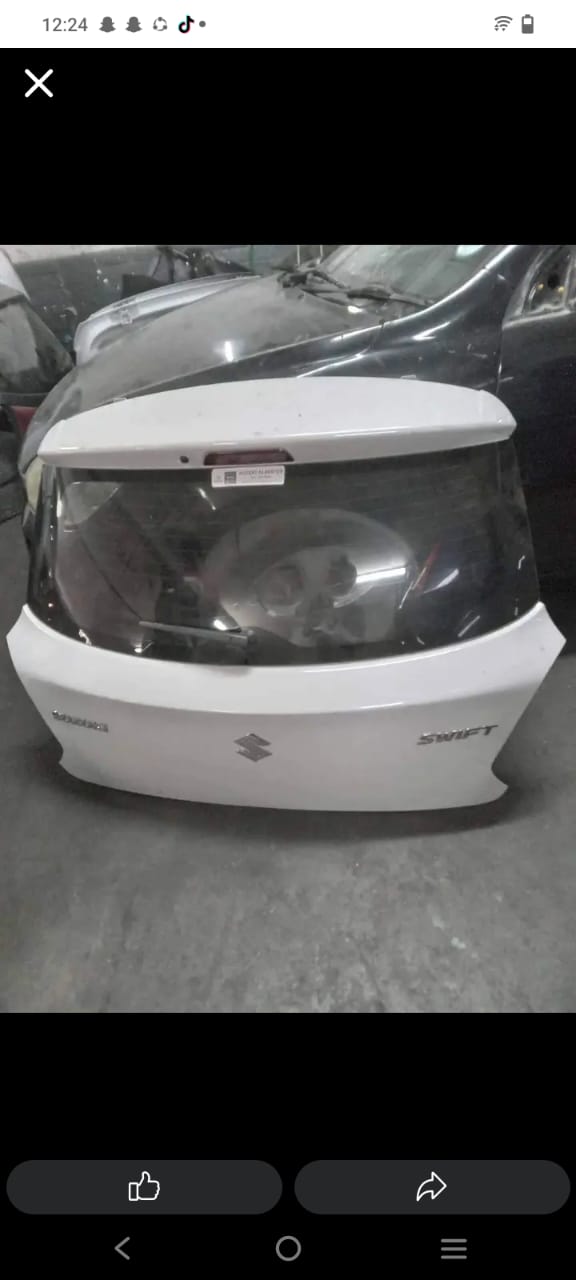 Suzuki Swift tailgate