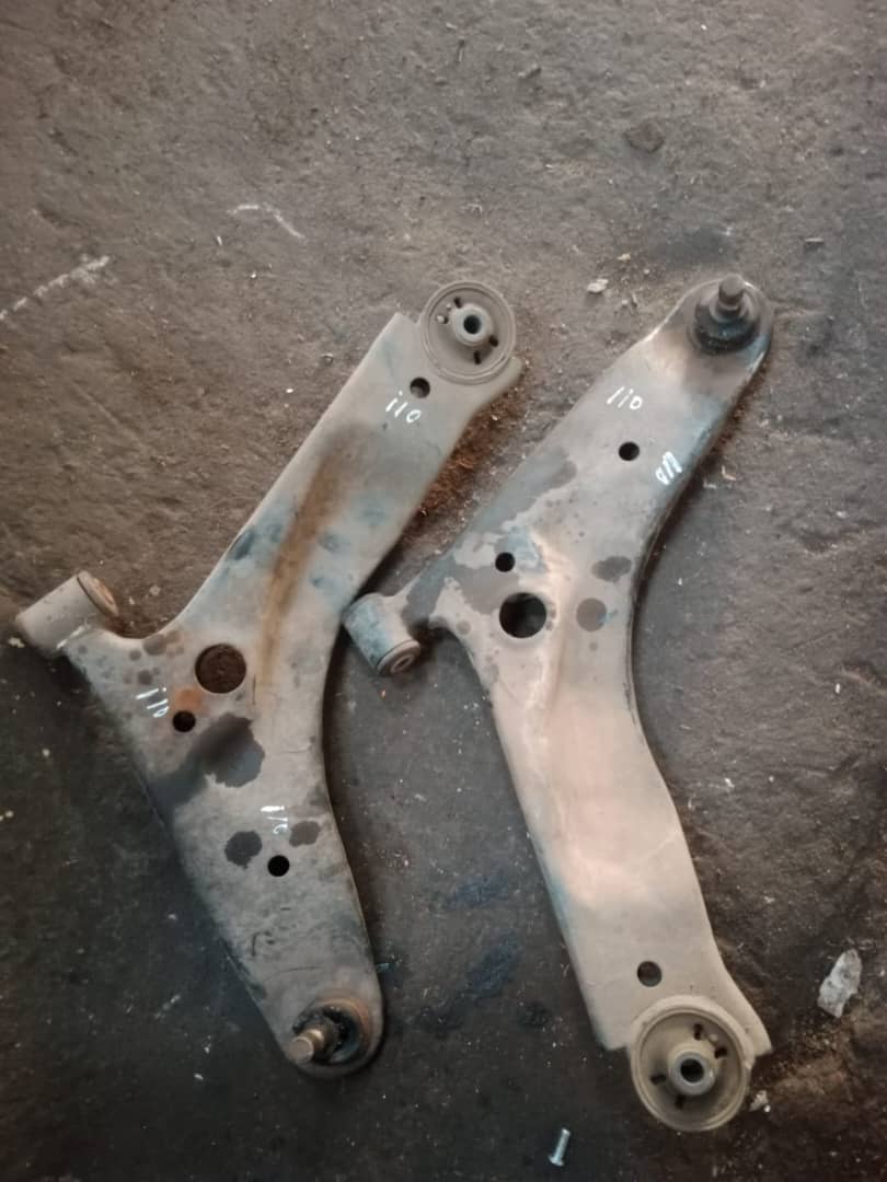 Hyundai i10  control arms 2012