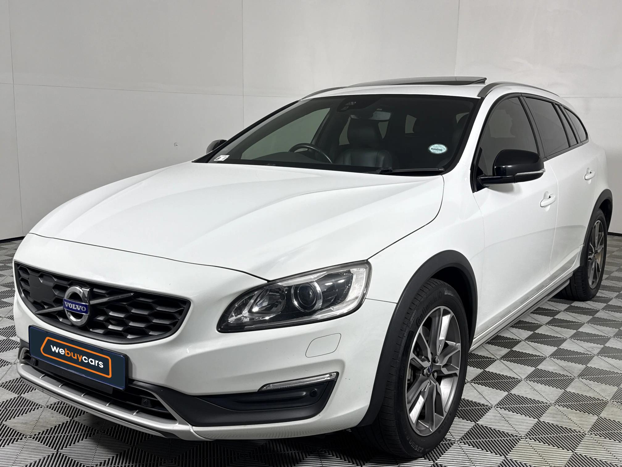 Used 2016 Volvo V60 Cross Country D4 AWD Momentum