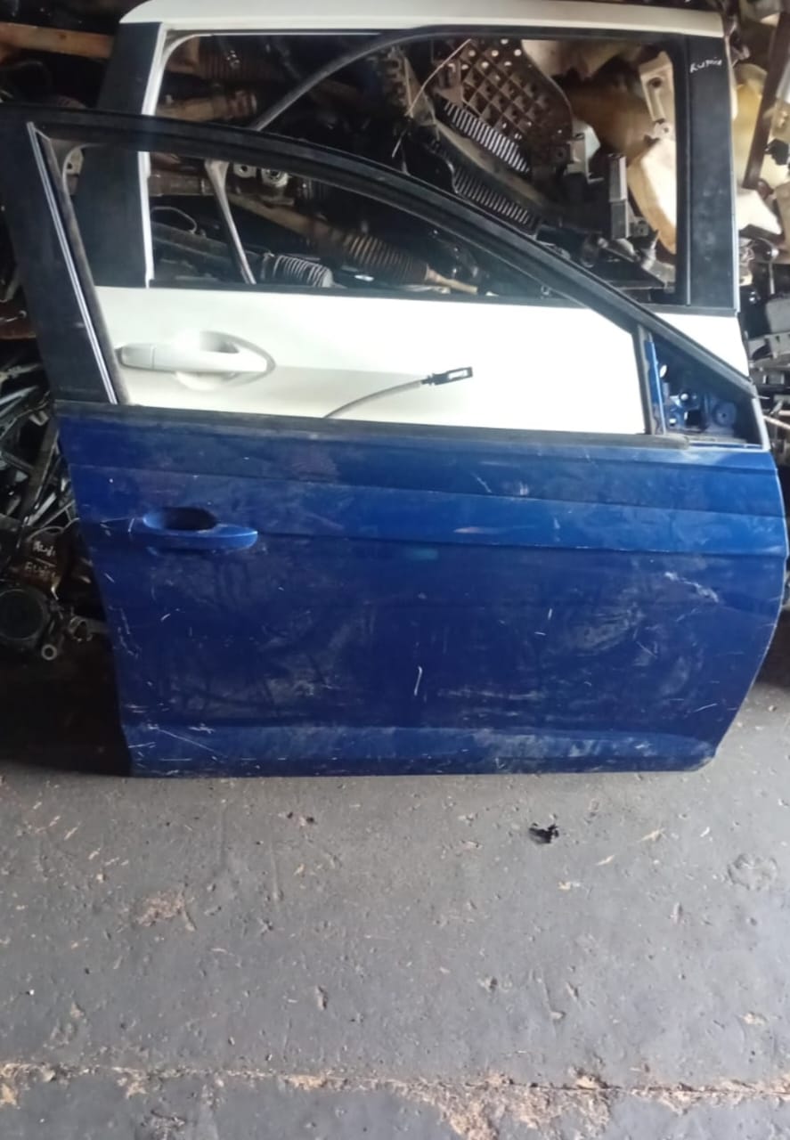 VW polo  9 doors