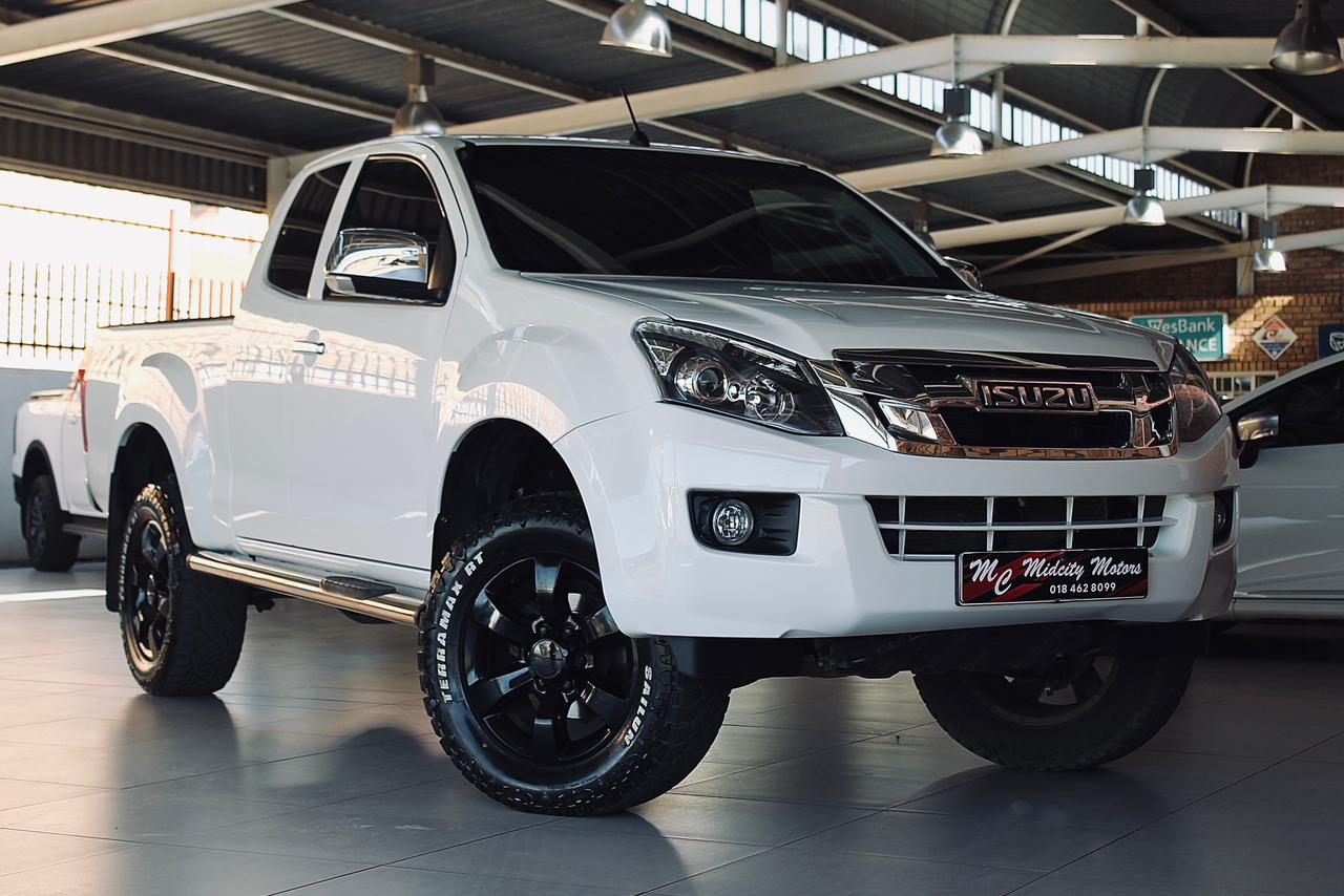 Used 2016 Isuzu KB 300D-Teq Extended cab LX auto