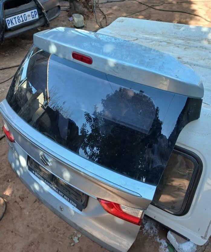 Suzuki Ertiga tailgate