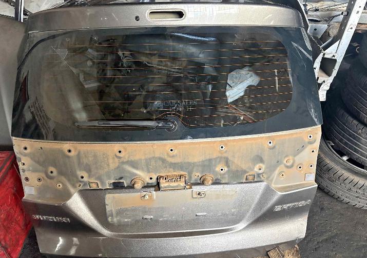 Suzuki Ertiga tailgate