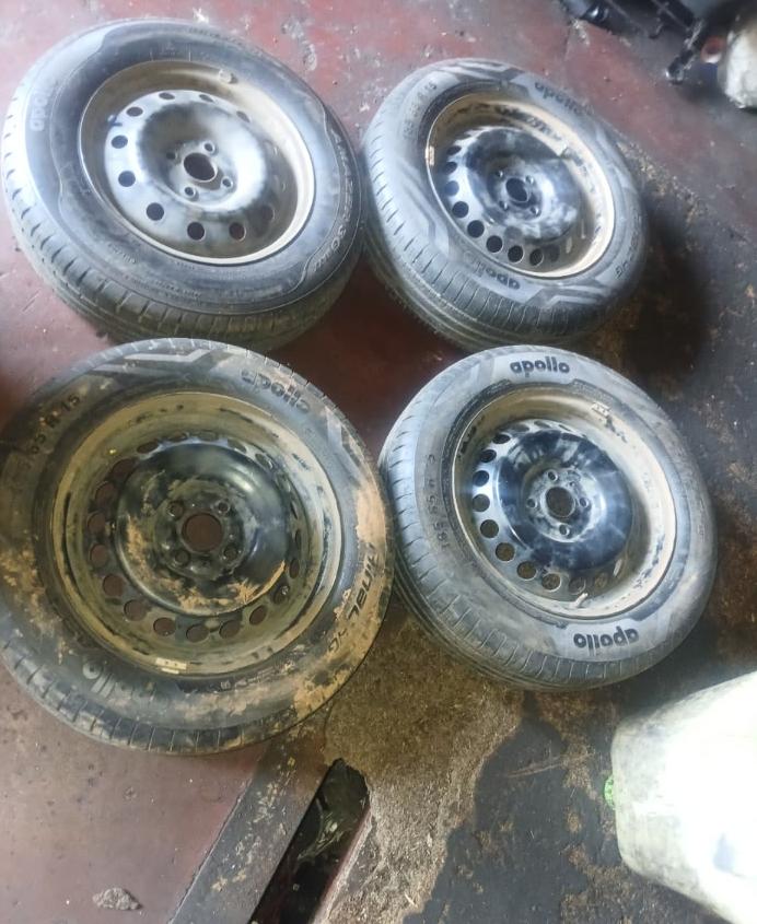 Toyota starlet set of rims