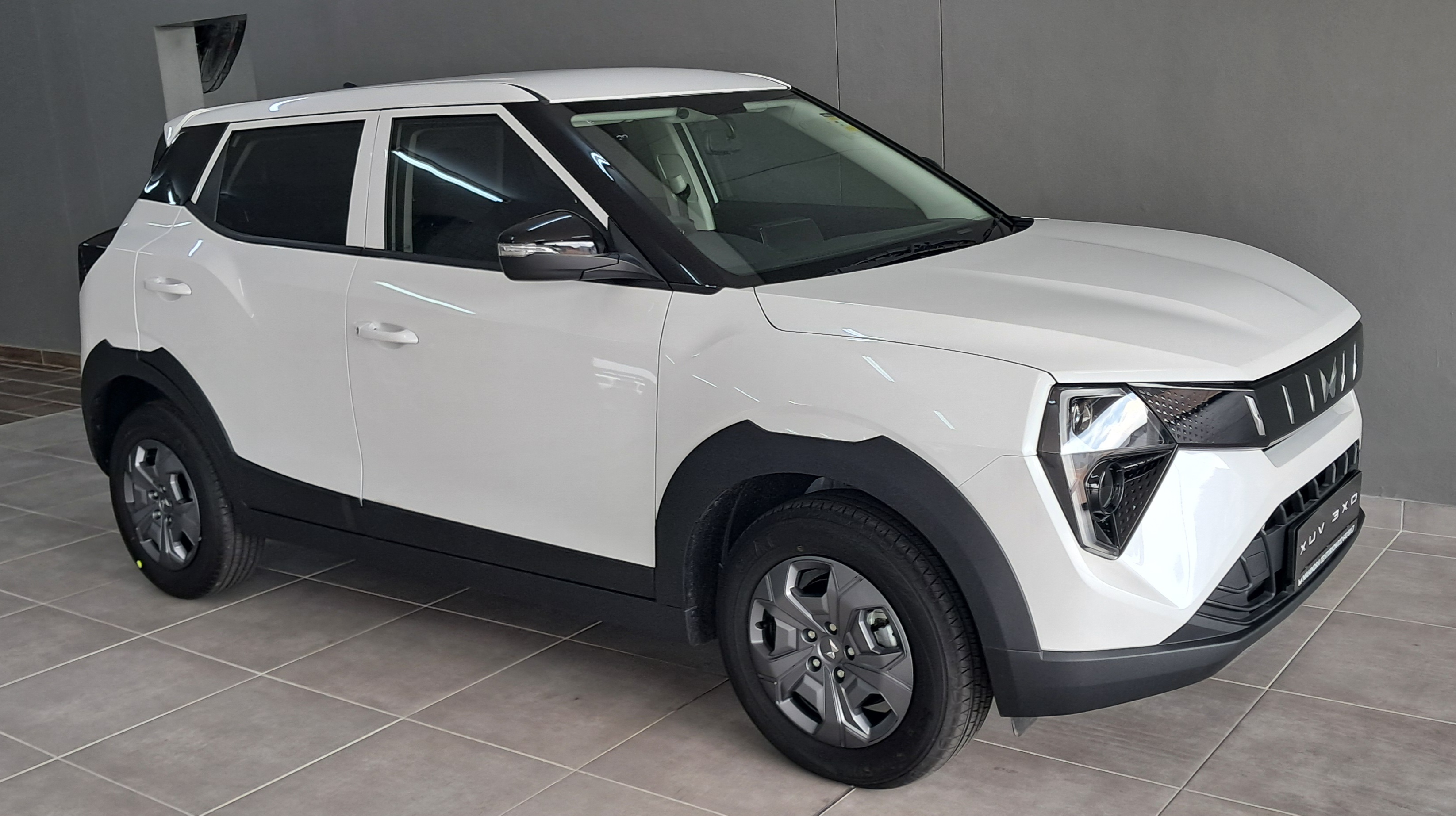 2026 Mahindra XUV 3XO 1.2T MX2 manual