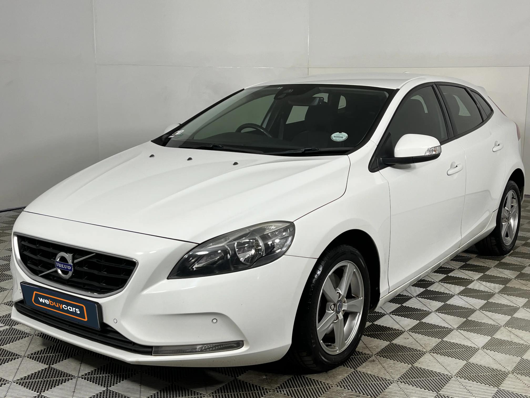 Used 2016 Volvo V40 T3 Kinetic