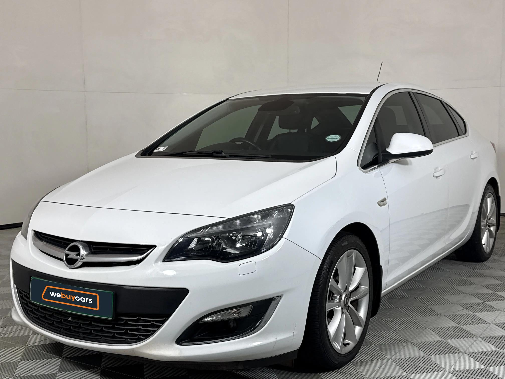 Used 2015 Opel Astra sedan 1.6 Turbo Cosmo