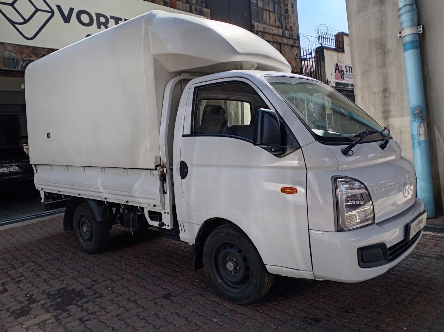 Used 2025 Hyundai H-100 Bakkie 2.6D tipper (aircon)