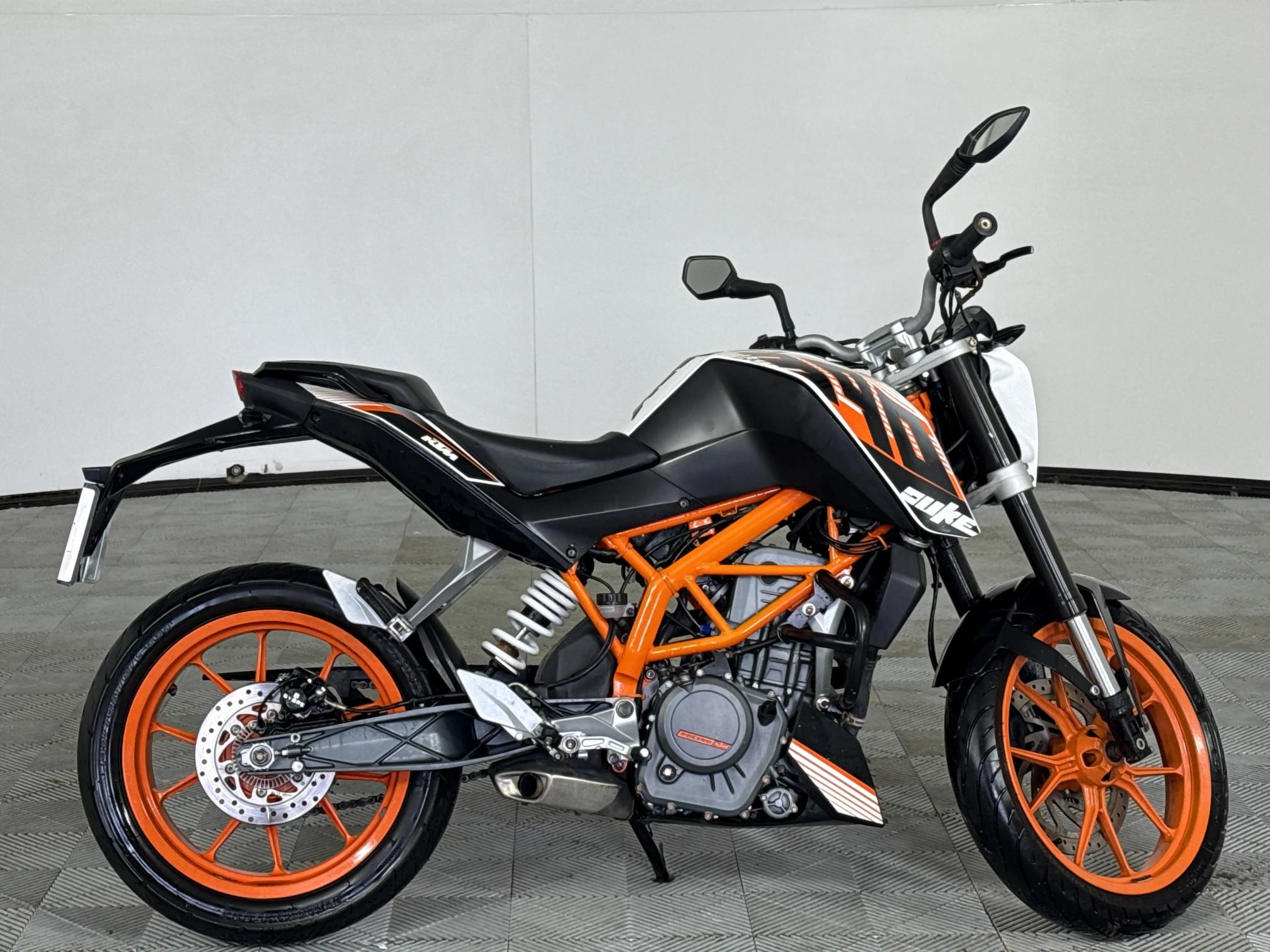 Used 2014 KTM Duke 390 Duke