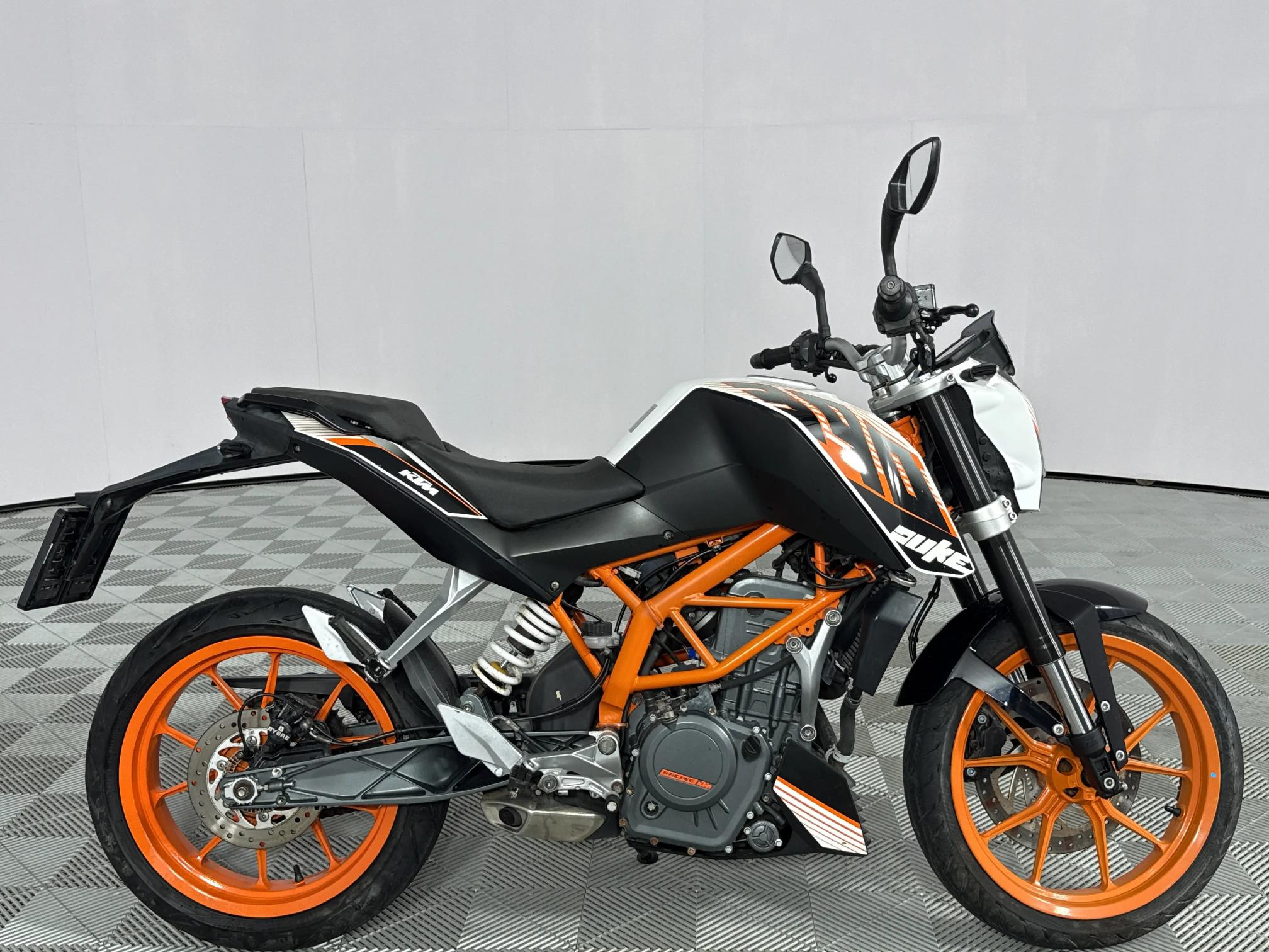 Used 2014 KTM Duke 390 Duke