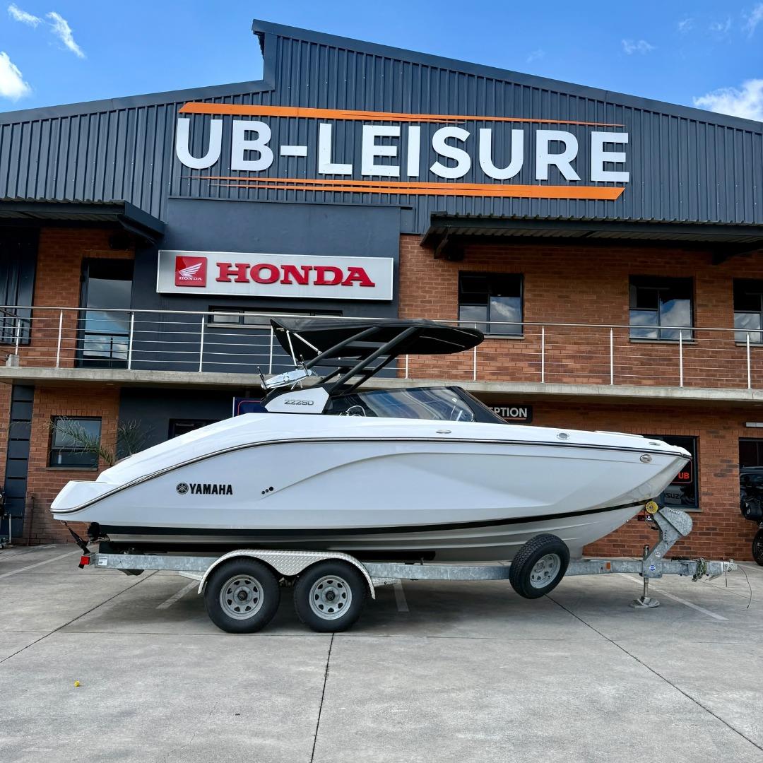 Used 2024 Yamaha 222SD Jet Boat  Twin 1.9L High Output Yamaha Marine Motors