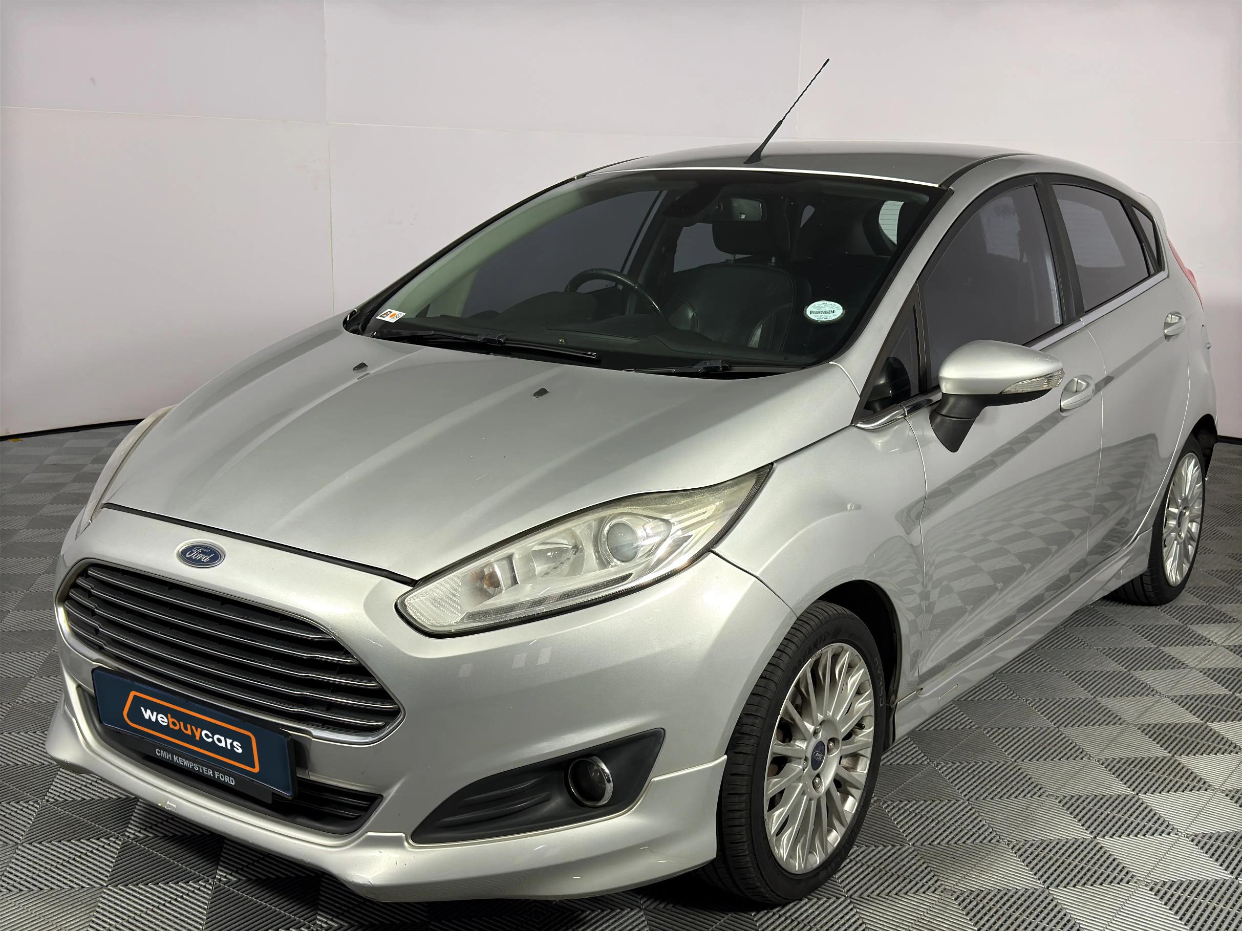 Used 2016 Ford Fiesta 5-door 1.0T Titanium